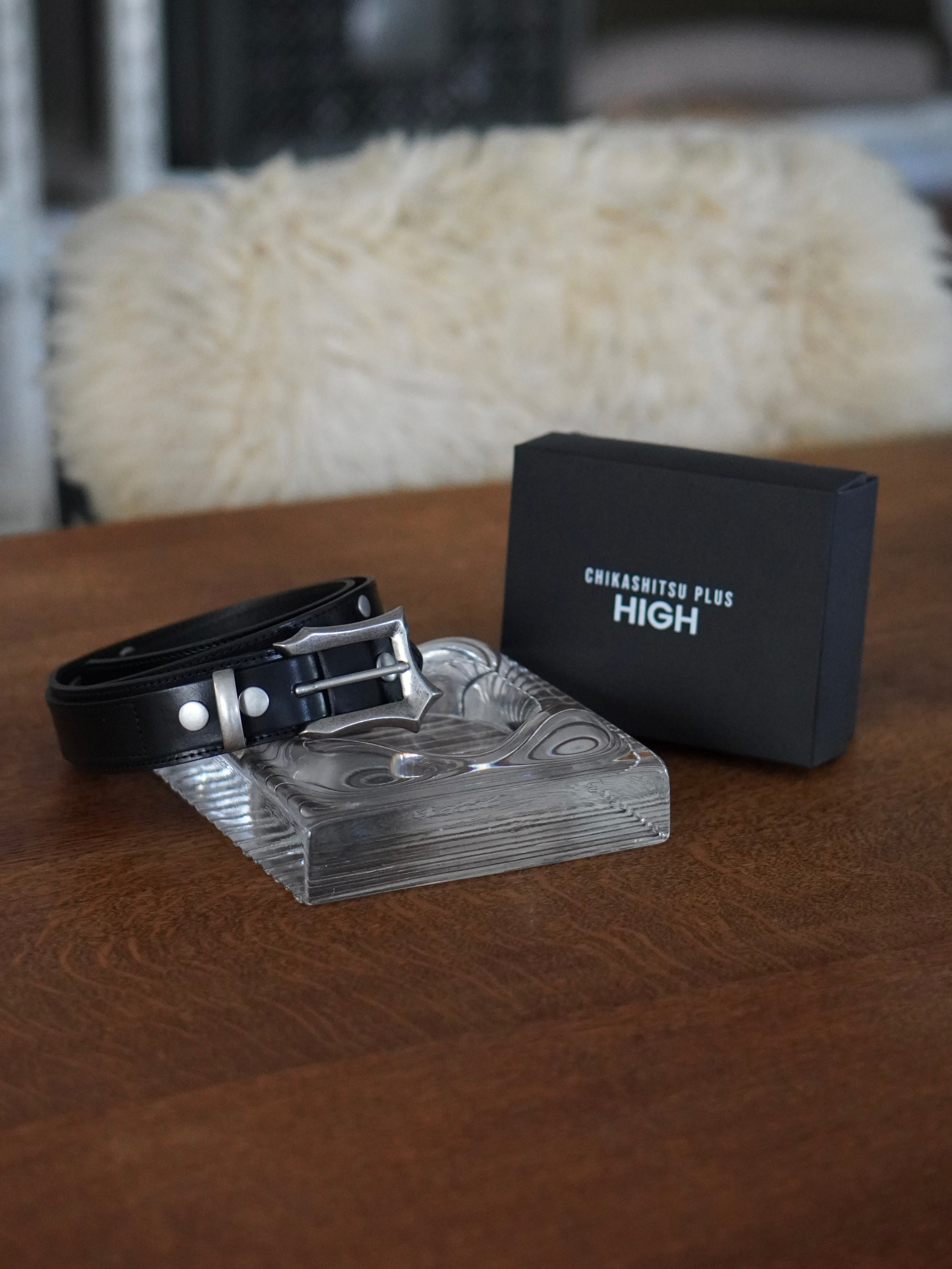 【CHIKASHITSU PLUS HIGH】Layered leather eyelet belt