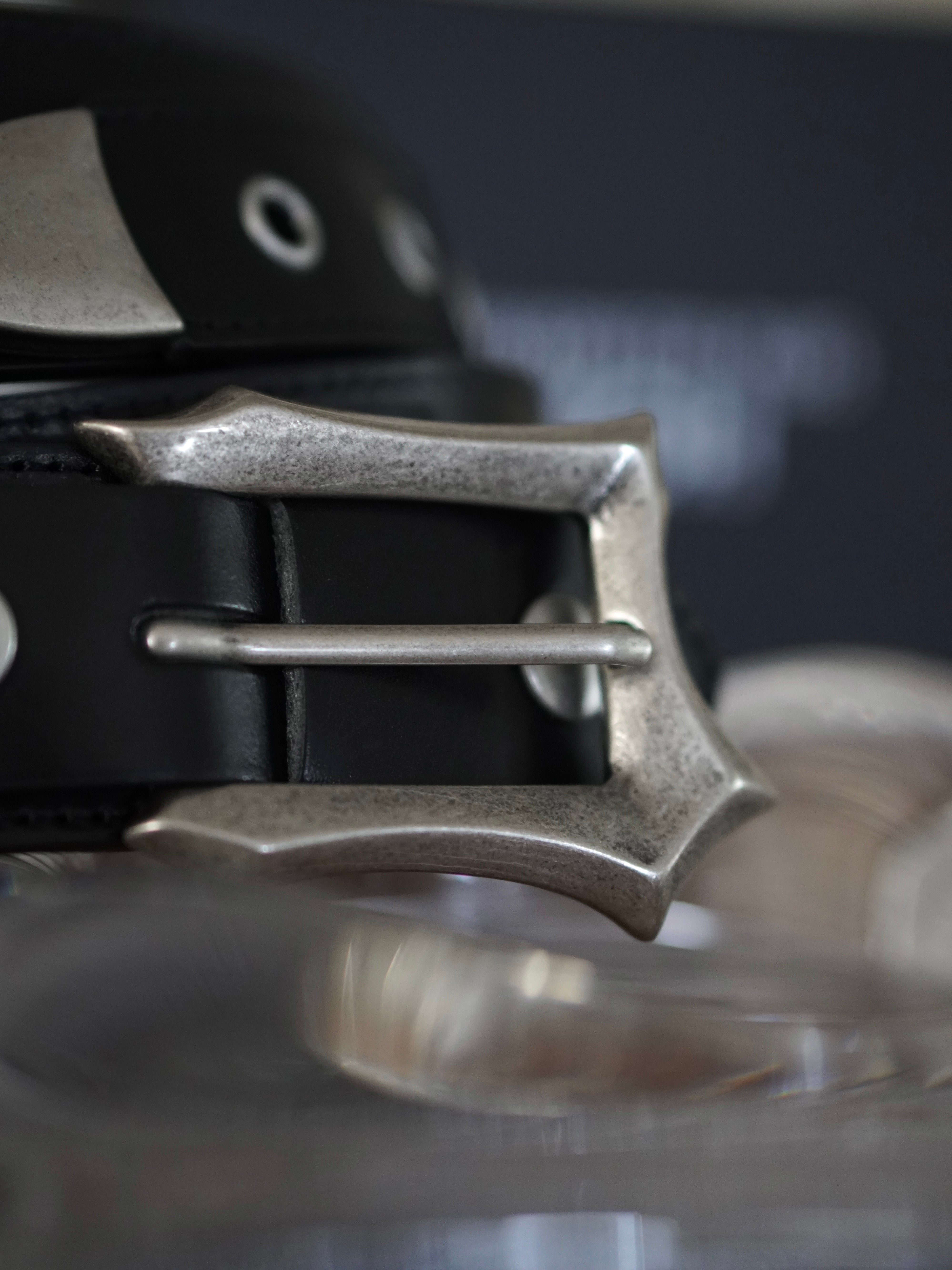 【CHIKASHITSU PLUS HIGH】Layered leather eyelet belt