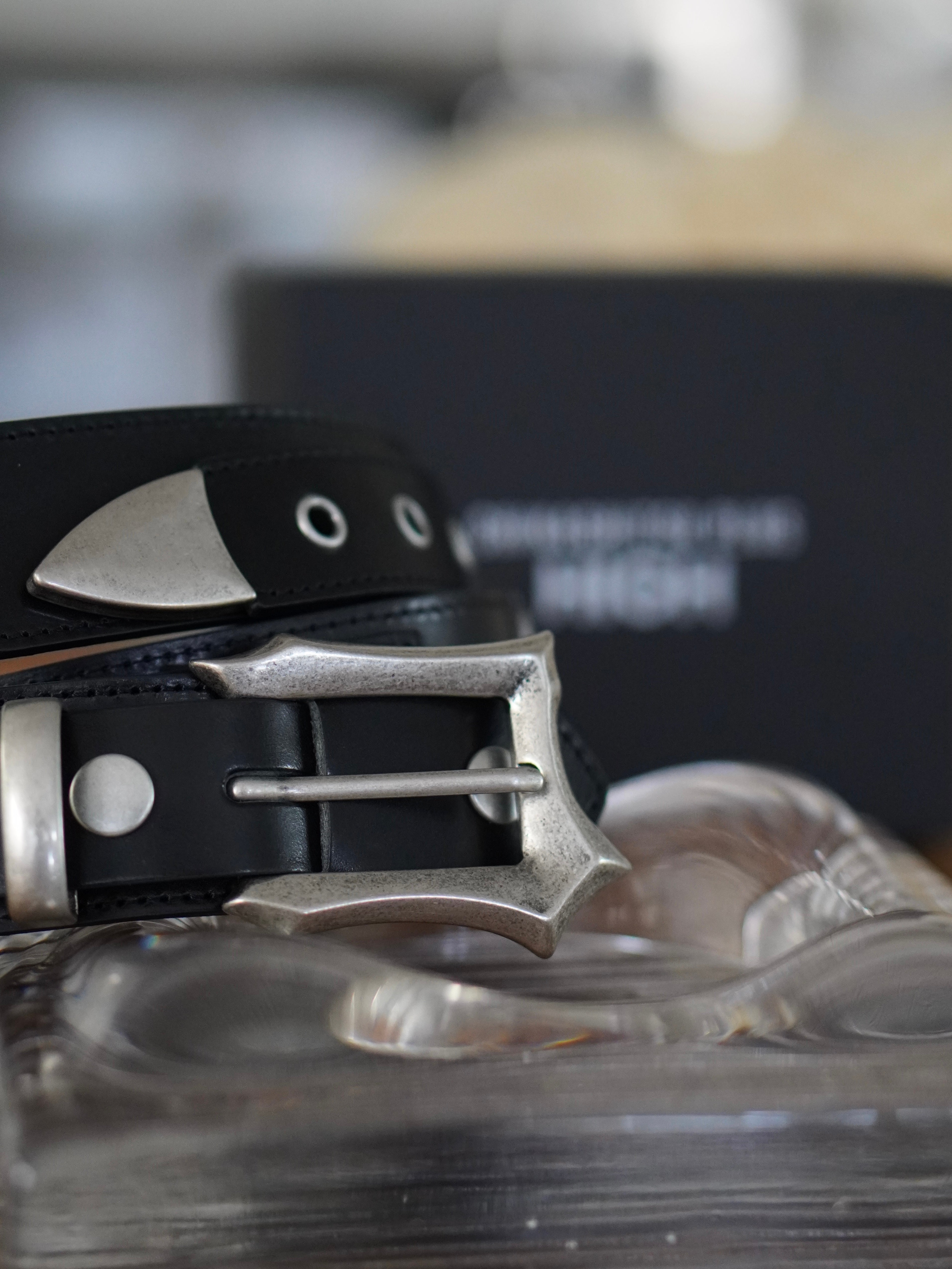 【CHIKASHITSU PLUS HIGH】Layered leather eyelet belt