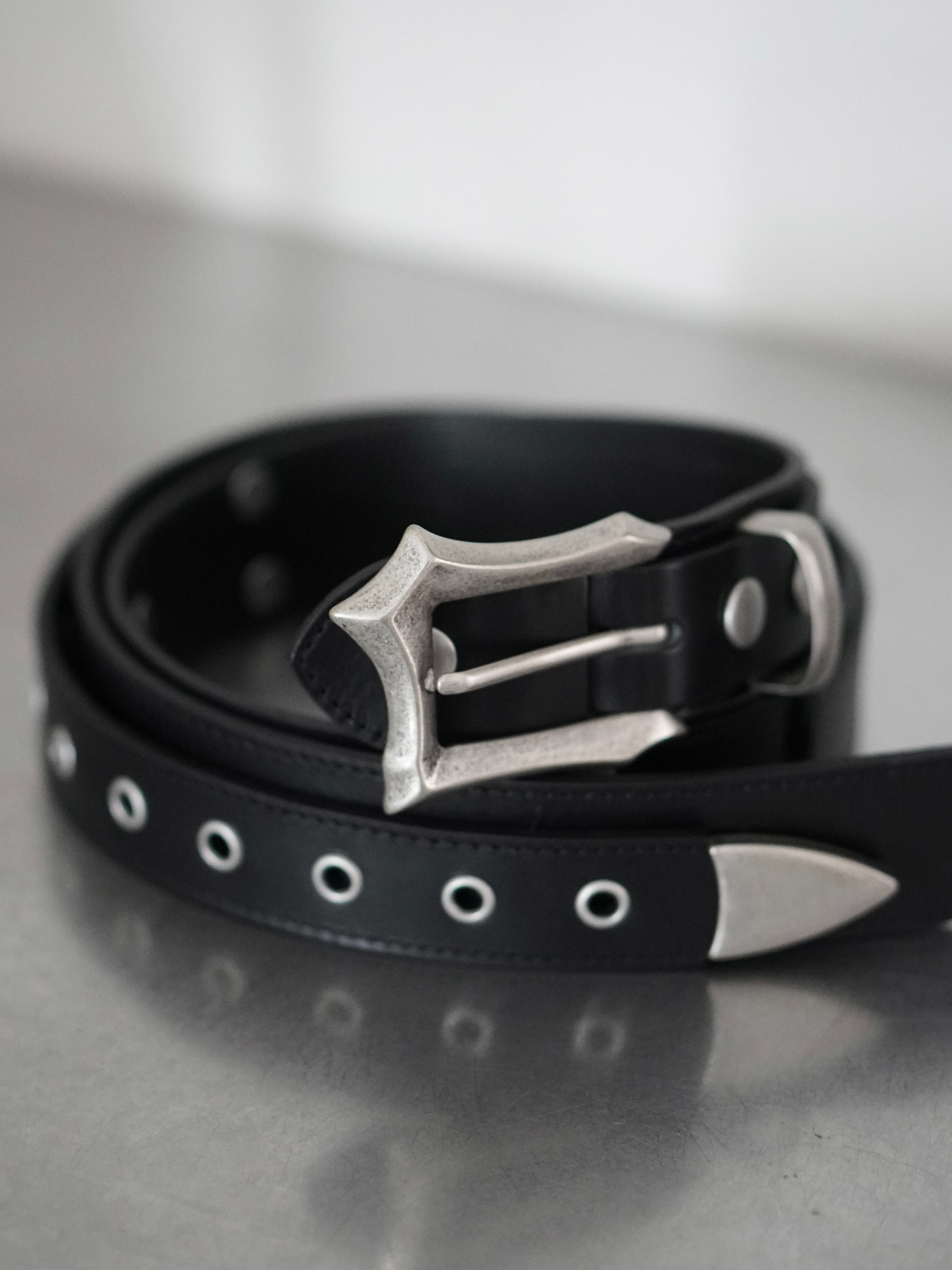 【CHIKASHITSU PLUS HIGH】Layered leather eyelet belt