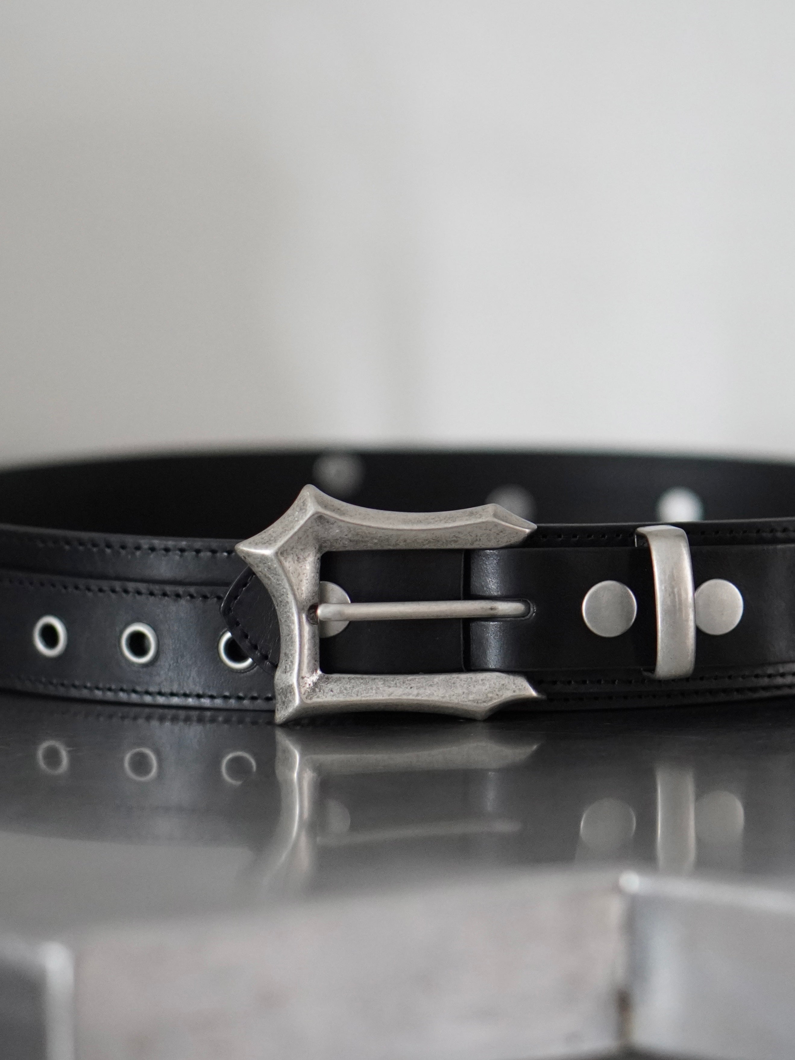 【CHIKASHITSU PLUS HIGH】Layered leather eyelet belt