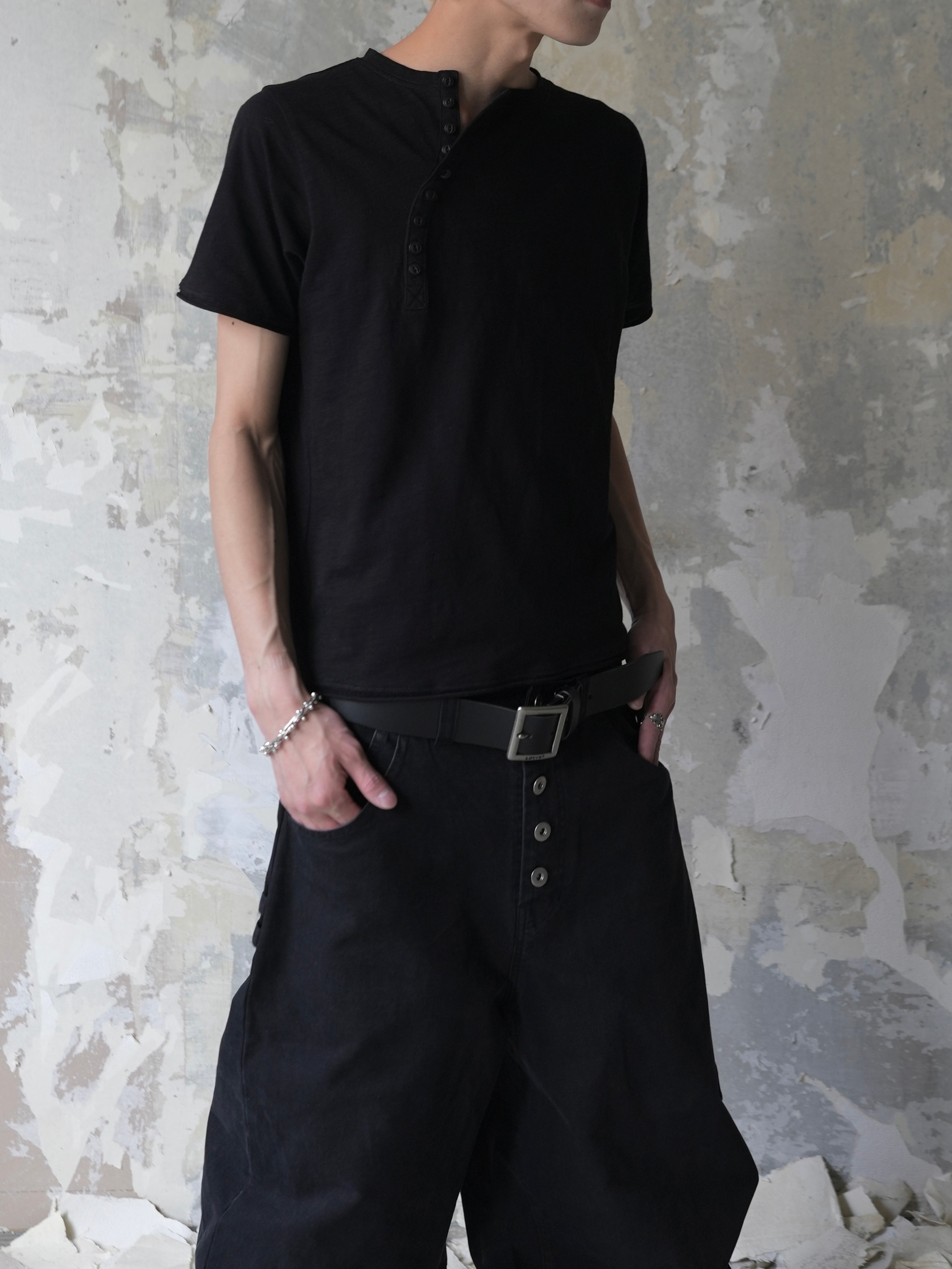 7月下旬発売予定【Lee fi Ne】Offset Henley Tee