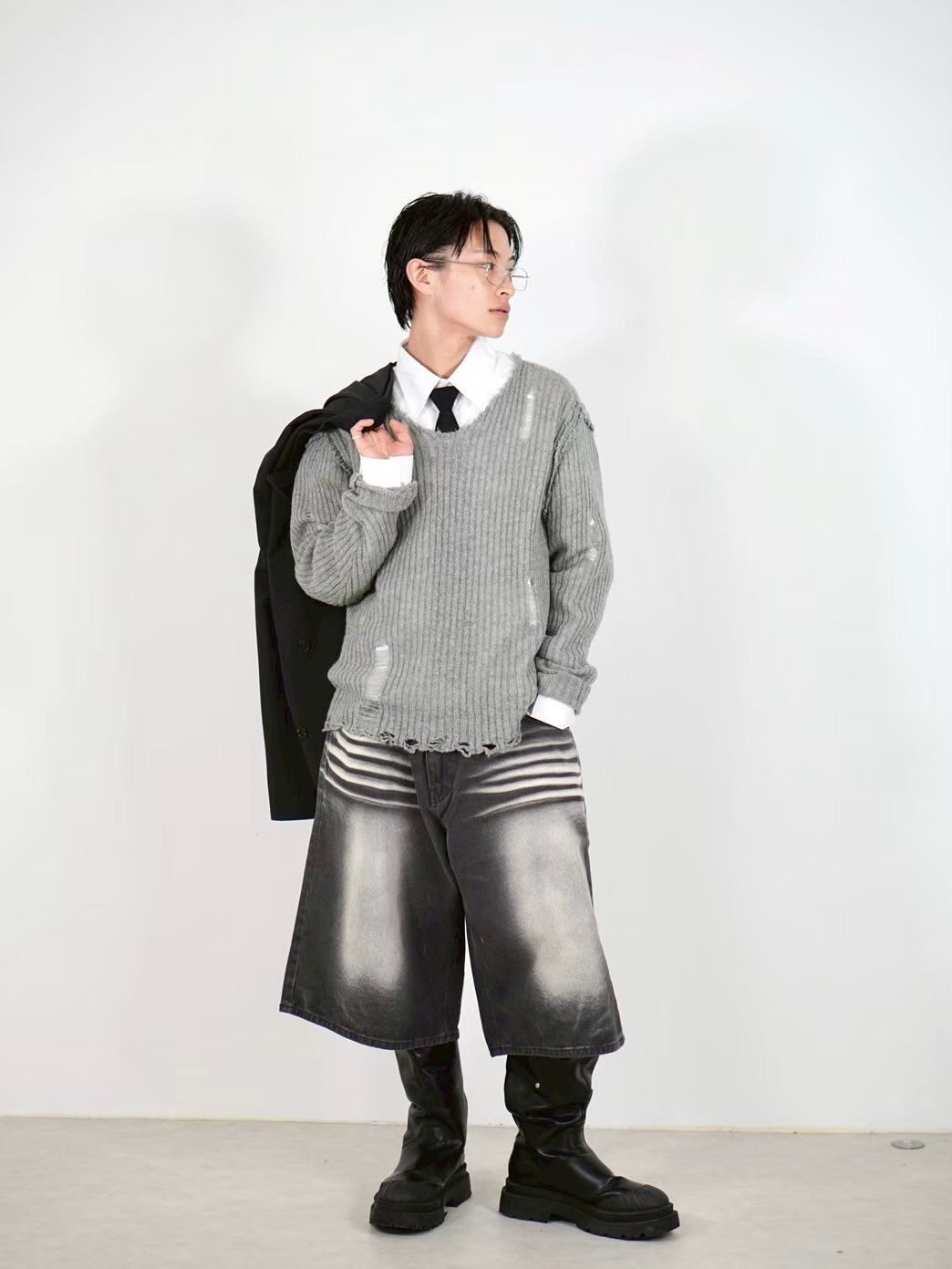 【Chikashitsu +】damage reverse v neck knit (3color)