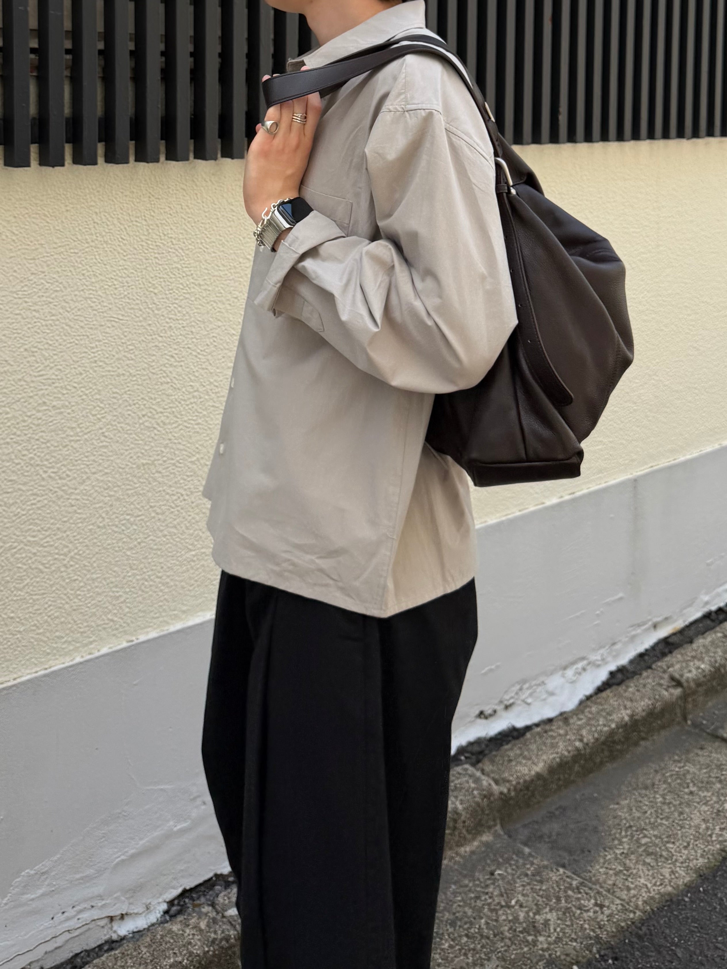 東京店WEB限定受注制【Chikashitsu +】cow leather cross bag (2color)