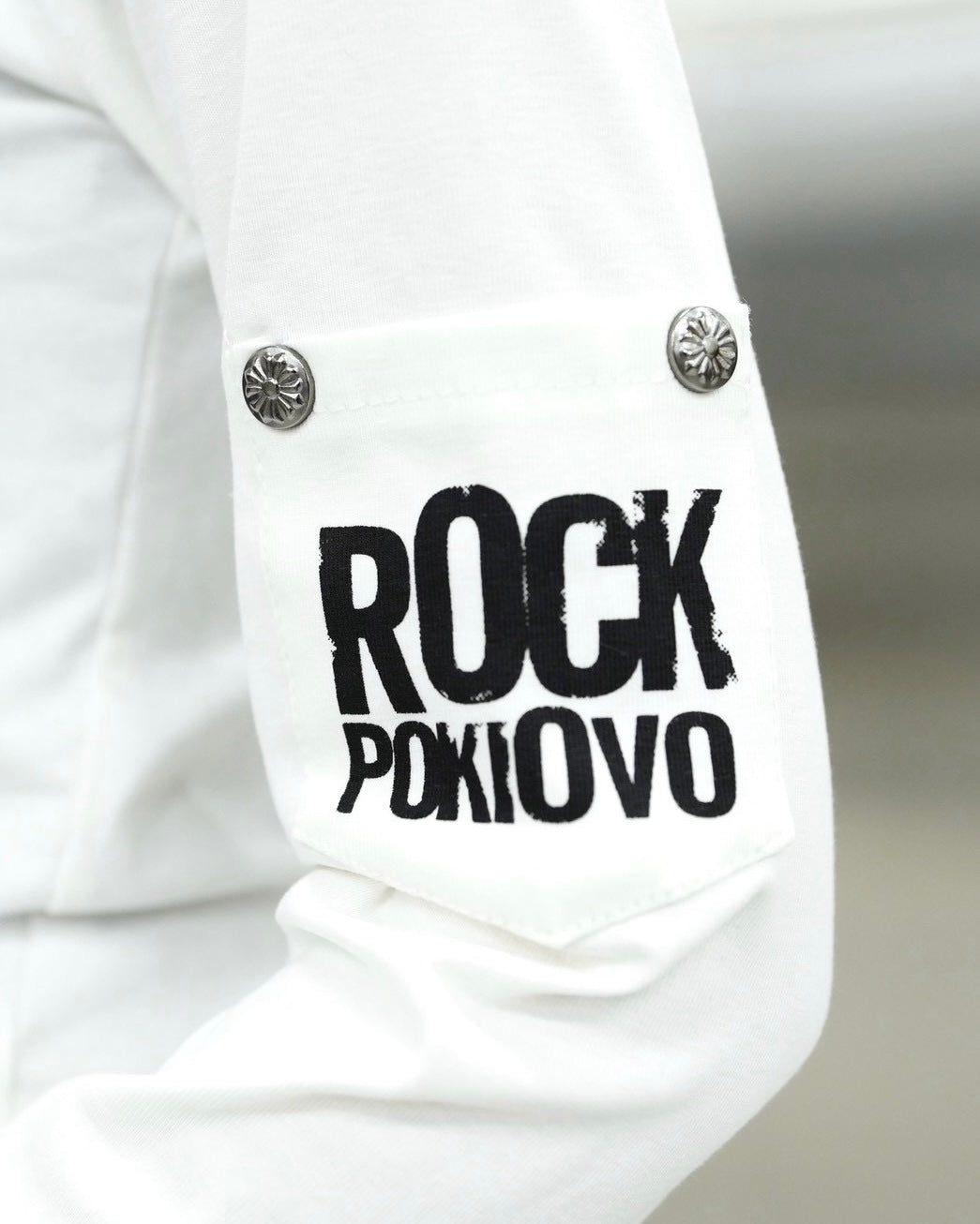 受注制【Never mind the XU】Back graphic slim top (2color)