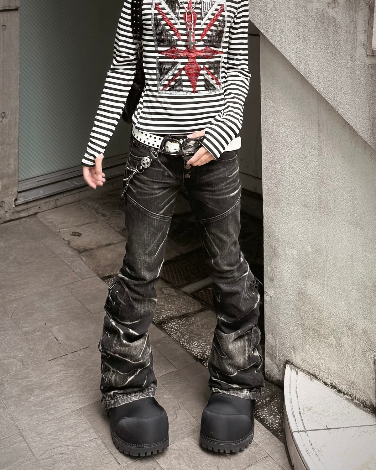 国際配送【Never mind the XU】Tornado Fade Lace-Up Flared Denim