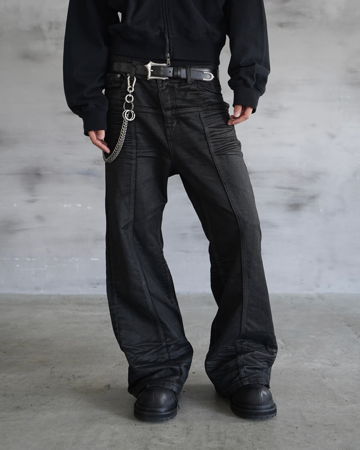 【CHIKASHITSU PLUS HIGH】Linear coating denim flare pants