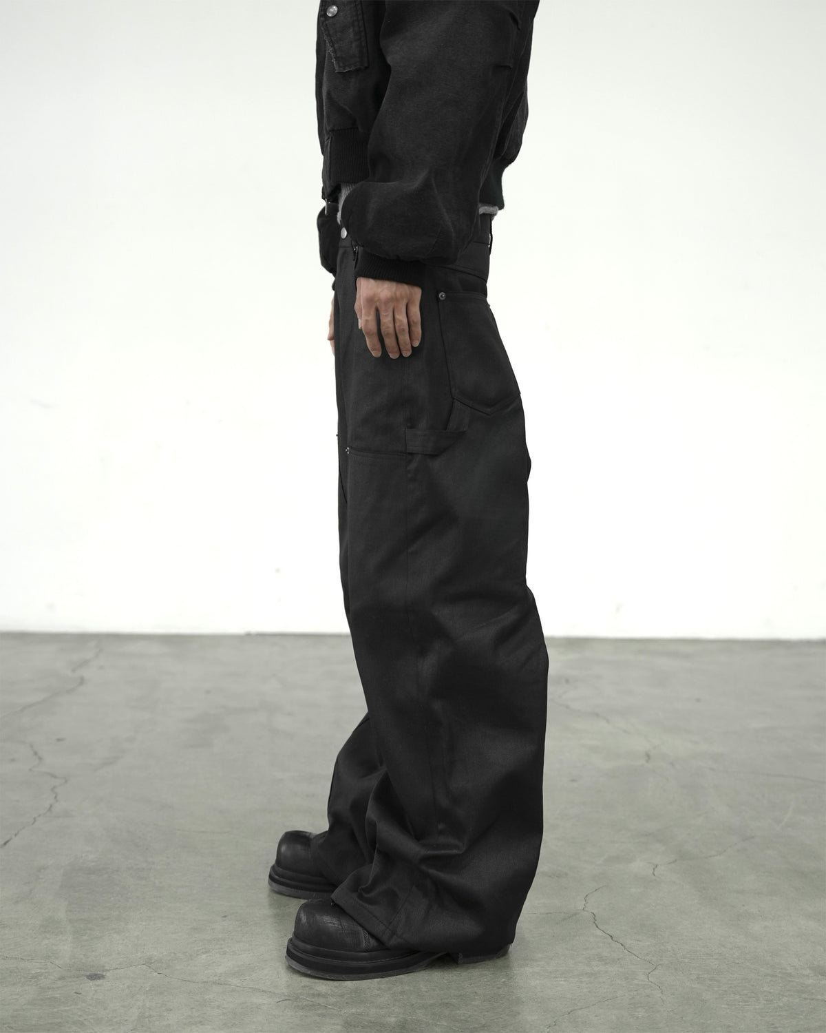 【CHIKASHITSU PLUS HIGH】Carbon coated double knee pants
