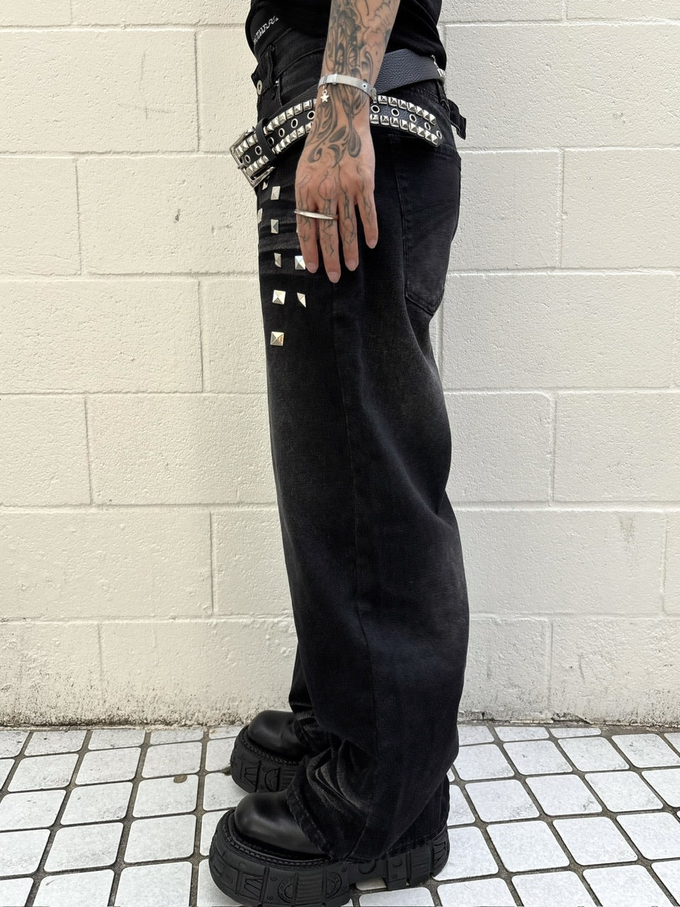 国際配送【Never mind the XU】studs washed wide denim pants (2color)