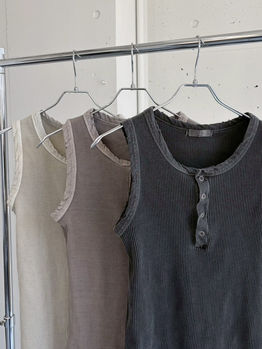 受注制【LUV CODE】pigment rib henley neck sleevesless (3color)
