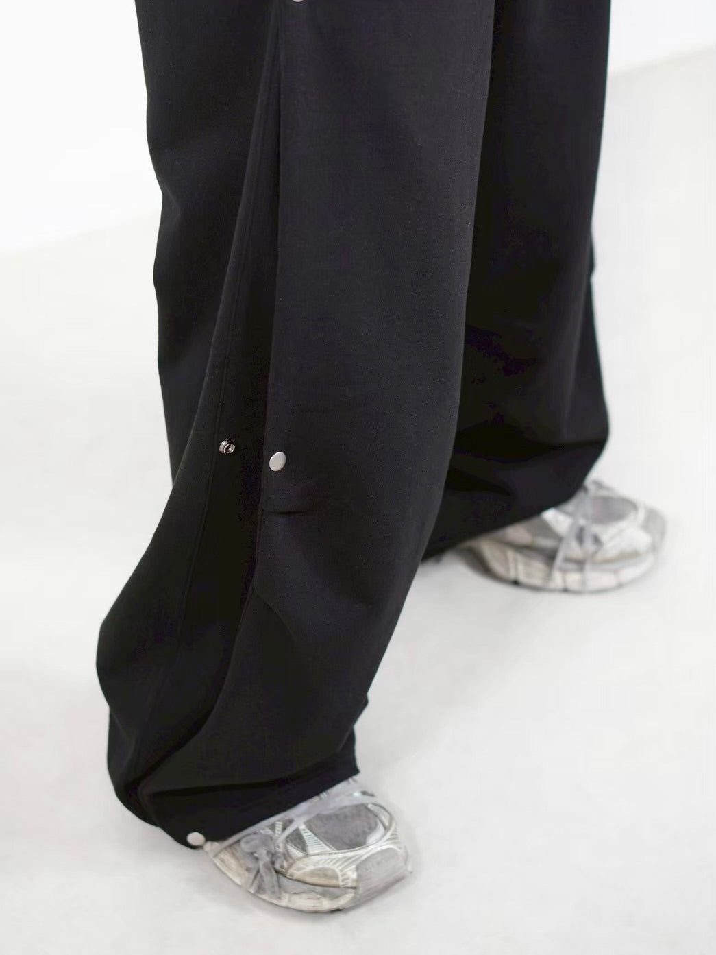 受注制【Chikashitsu +】side snap button sweat pants (2color)