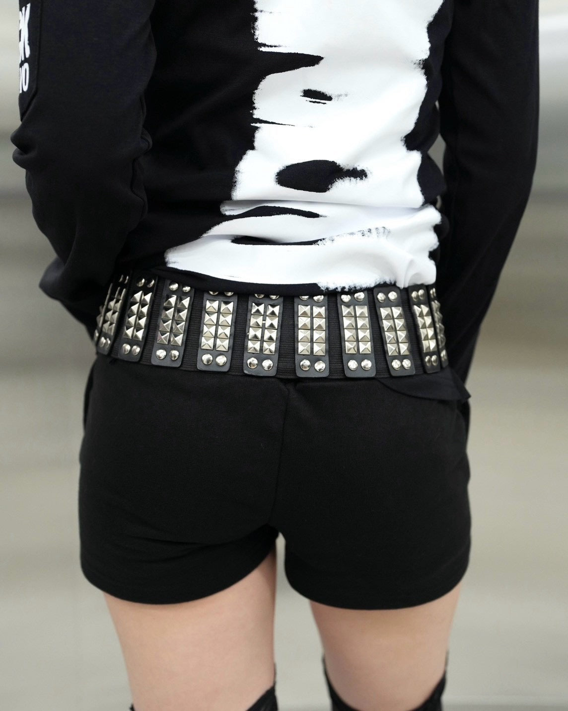 受注制【Never mind the XU】WIDE PYRAMID STUDDED BELT