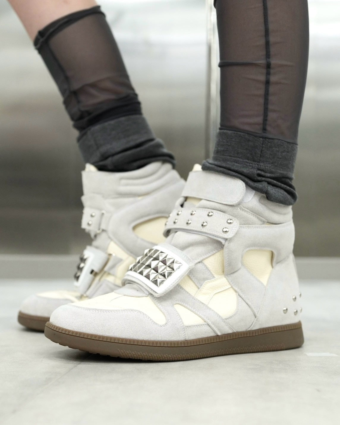 国際配送【Never mind the XU】Studs Wedge High Top Sneakers