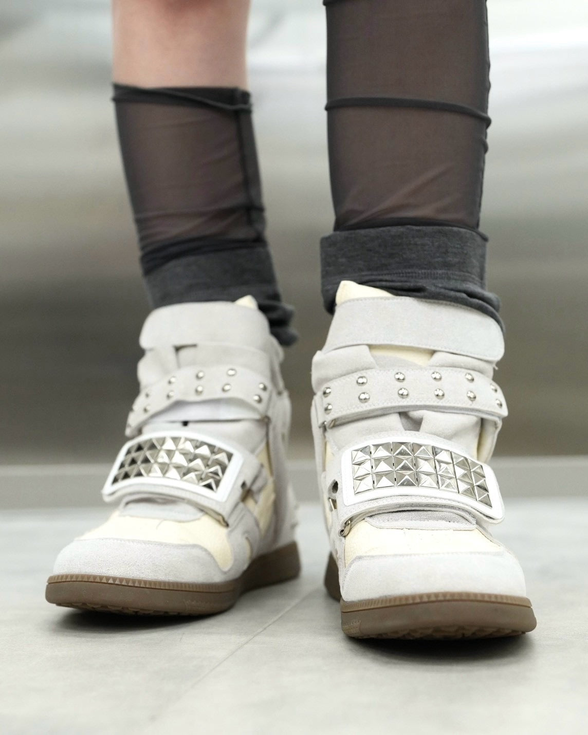 国際配送【Never mind the XU】Studs Wedge High Top Sneakers