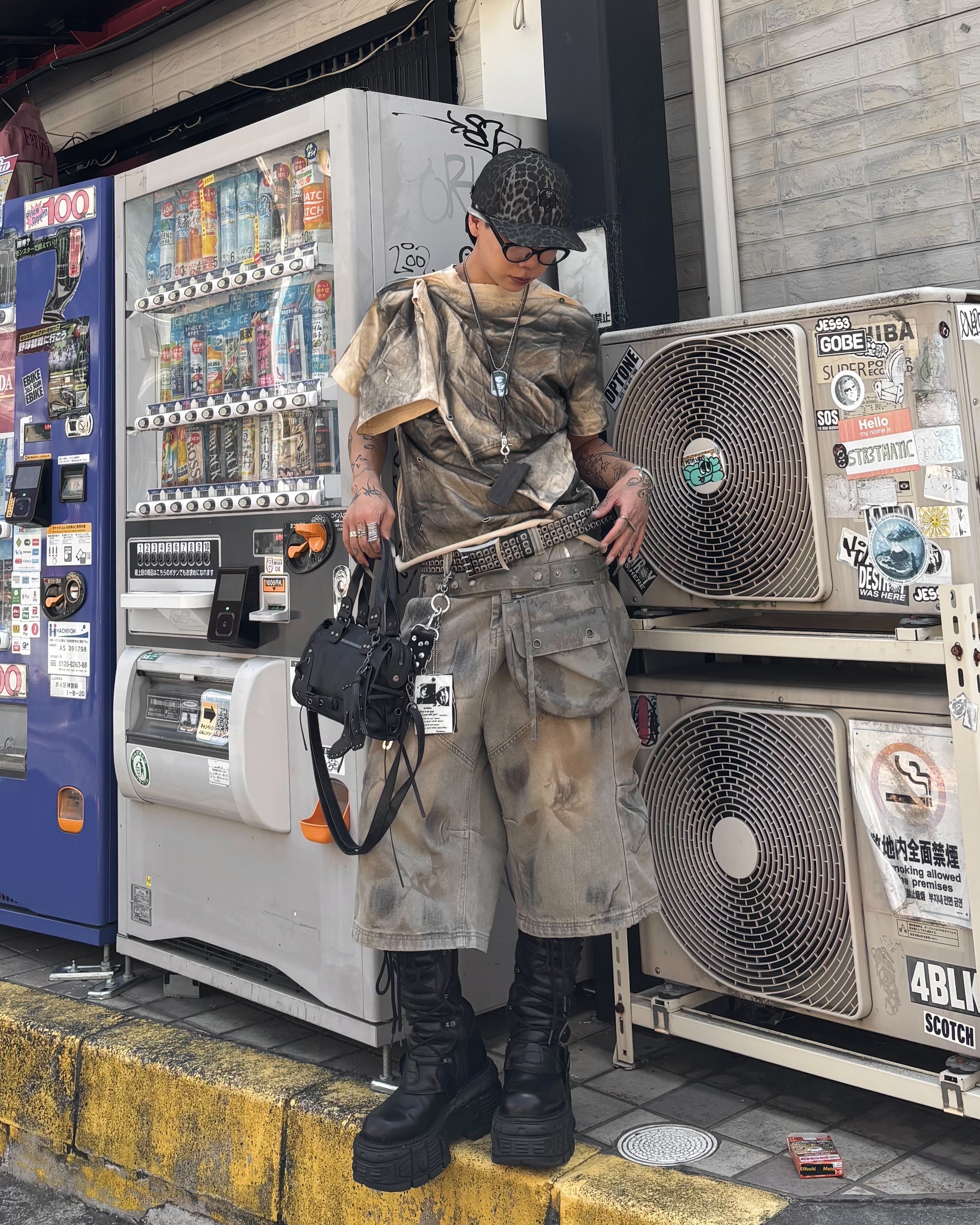 国際配送【Never mind the XU】vintage wash buggy half pants
