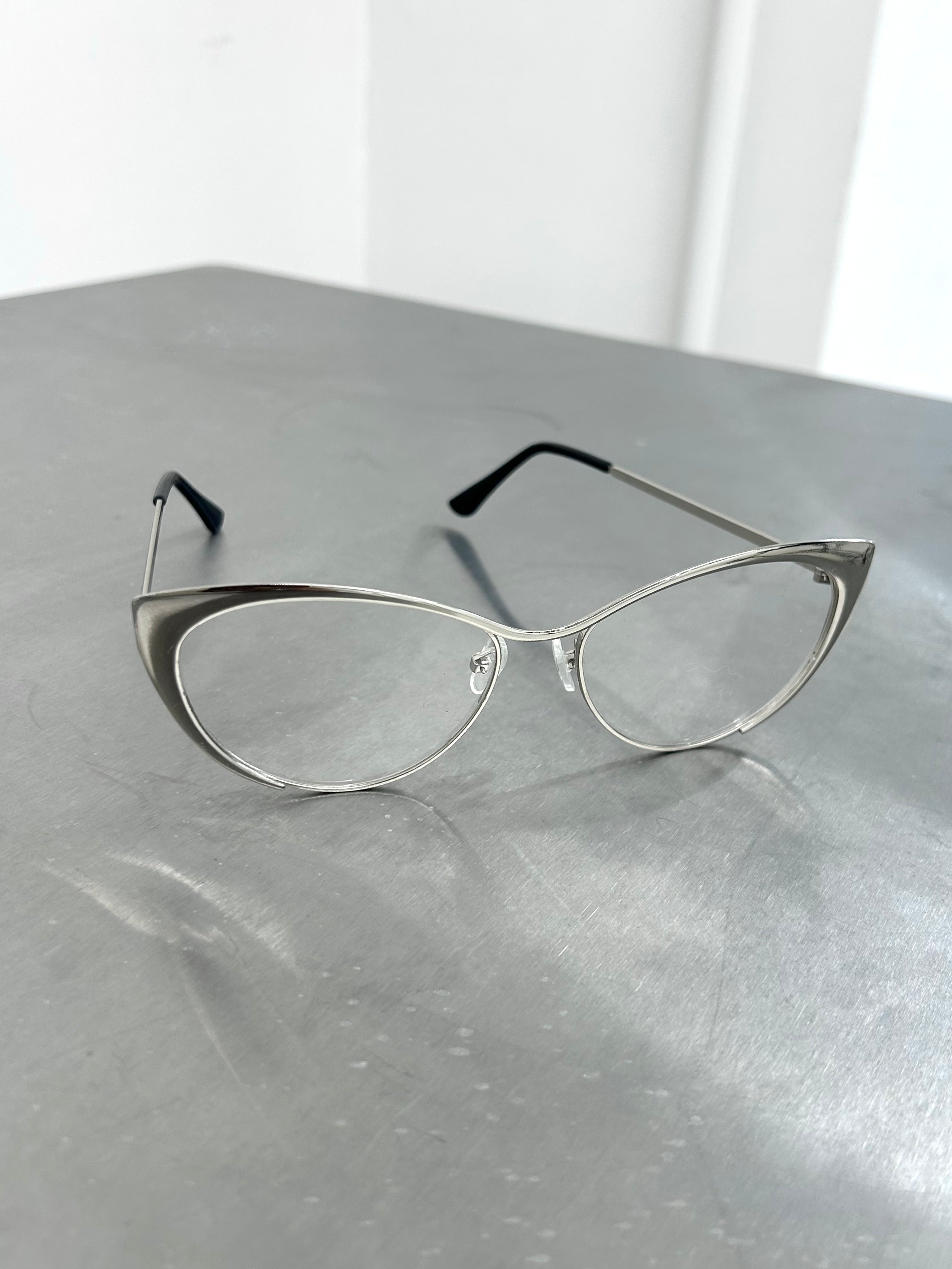 5/29 20:00発売 国際配送【Nerd out XU】big cat eye glasses