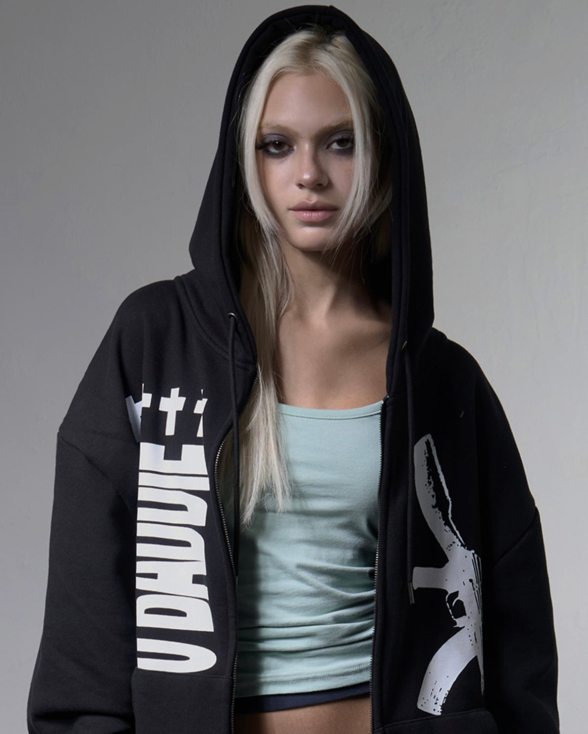 【FANCY CLUB】BADDIE HOODED ZIP-UP