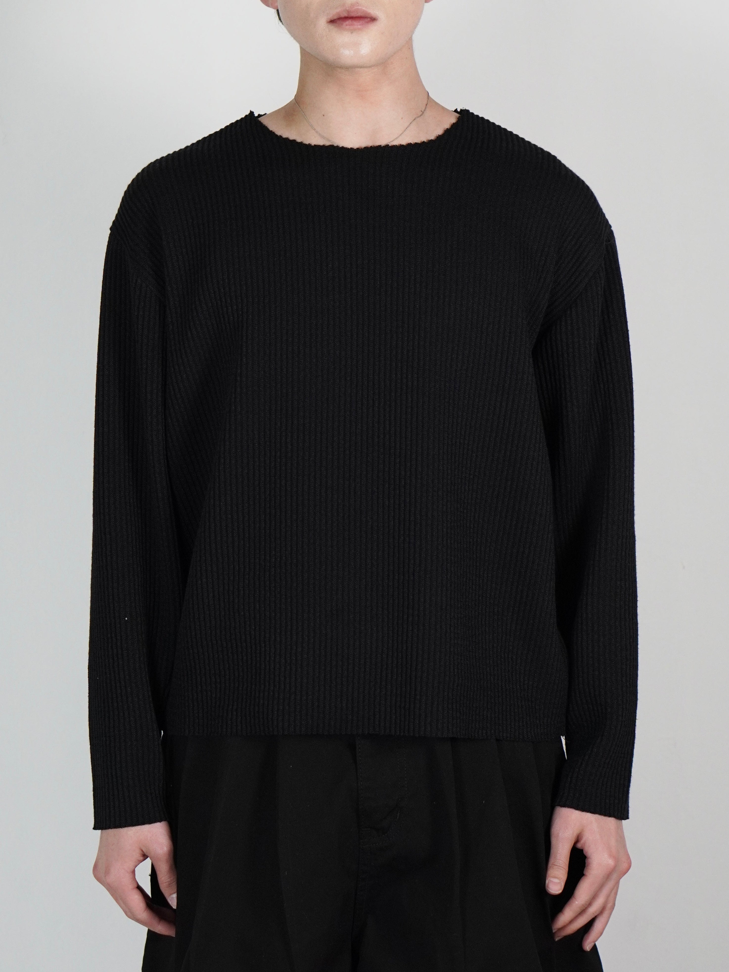 受注制【Chikashitsu +】cutting cropped tee (3color)