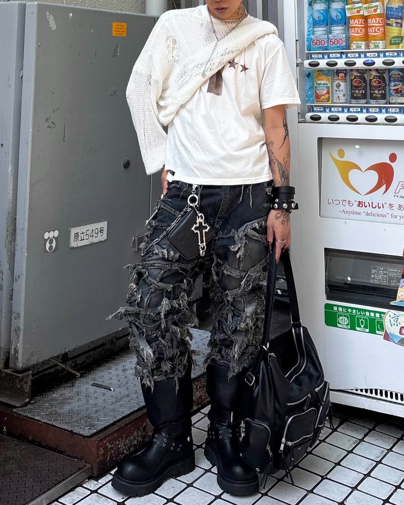国際配送【Never mind the XU】damage 7 T-shirt
