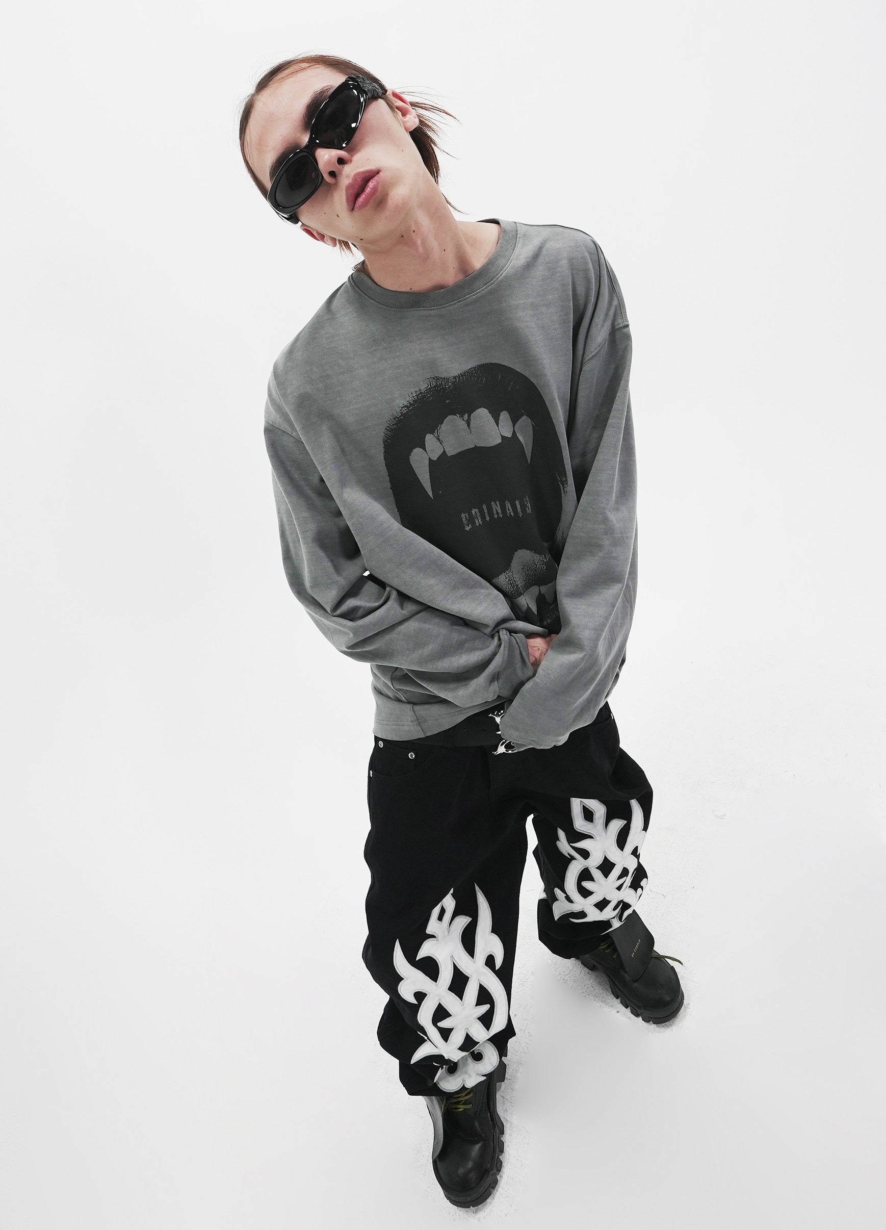 【E RIN AI E】VAMP BITE LONG SLEEVE T