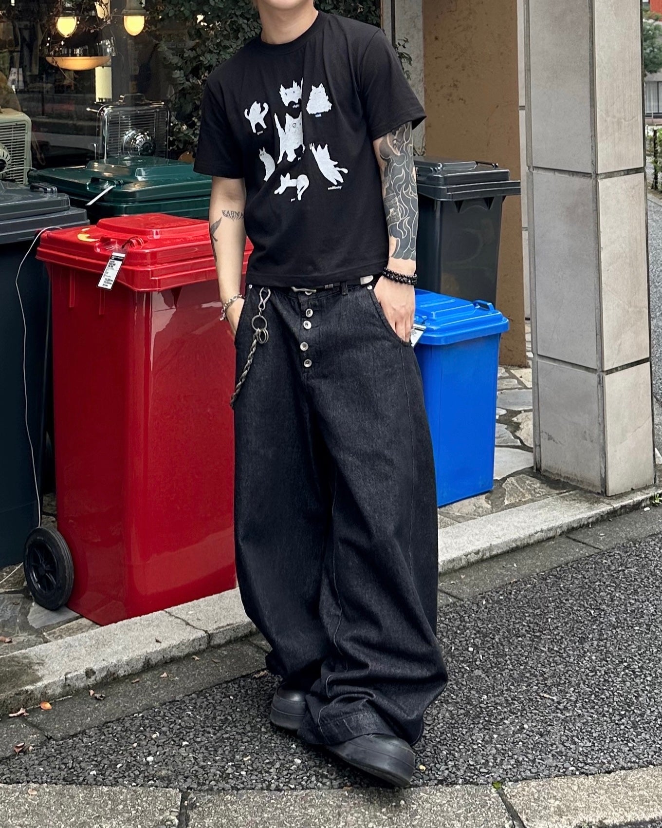 大阪店WEB限定受注制【Chikashitsu +】cat mood graphic t-shirt (2color)