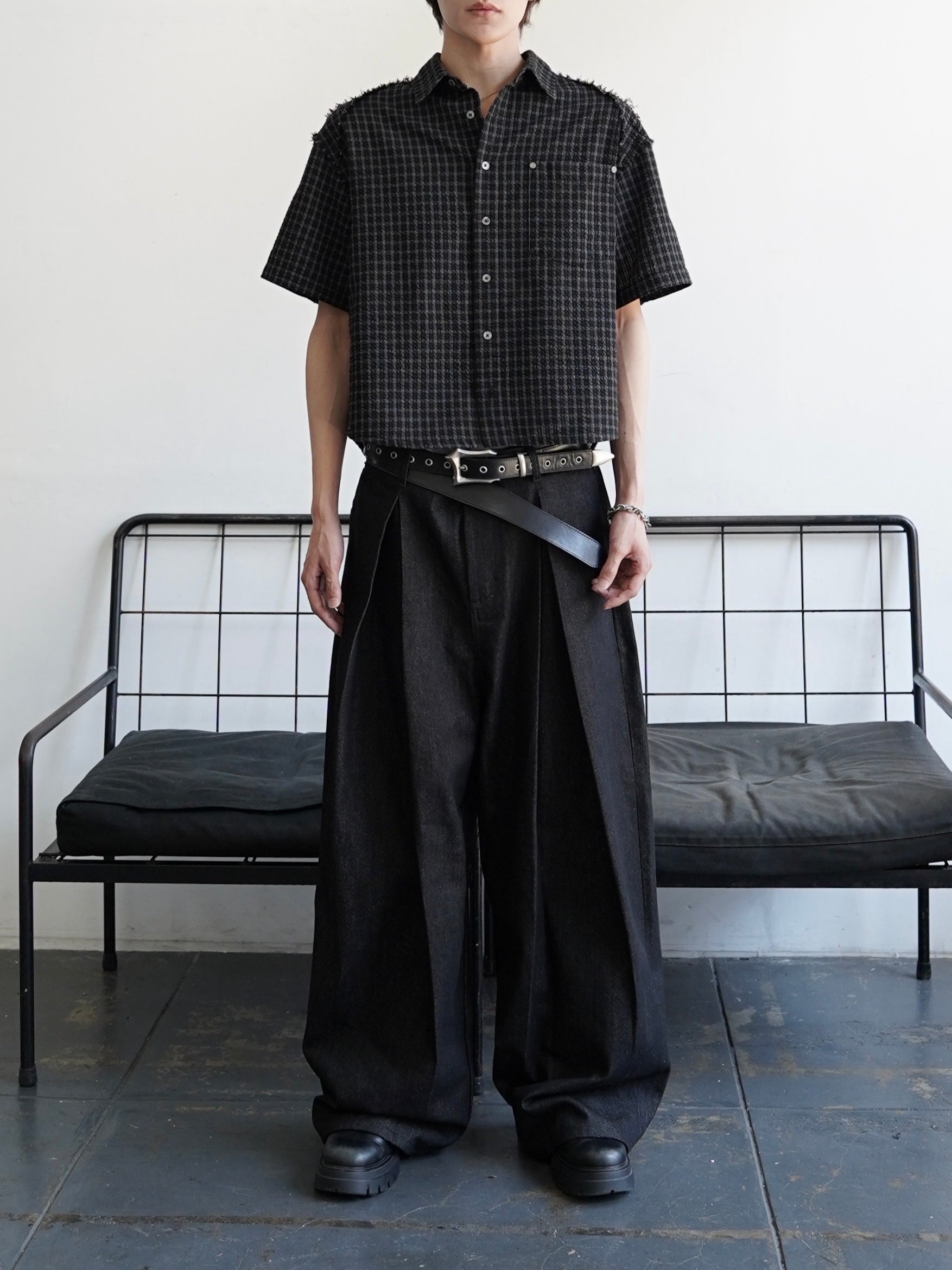 5/23 20:00発売【CHIKASHITSU PLUS HIGH】Deep tuck raw denim pants