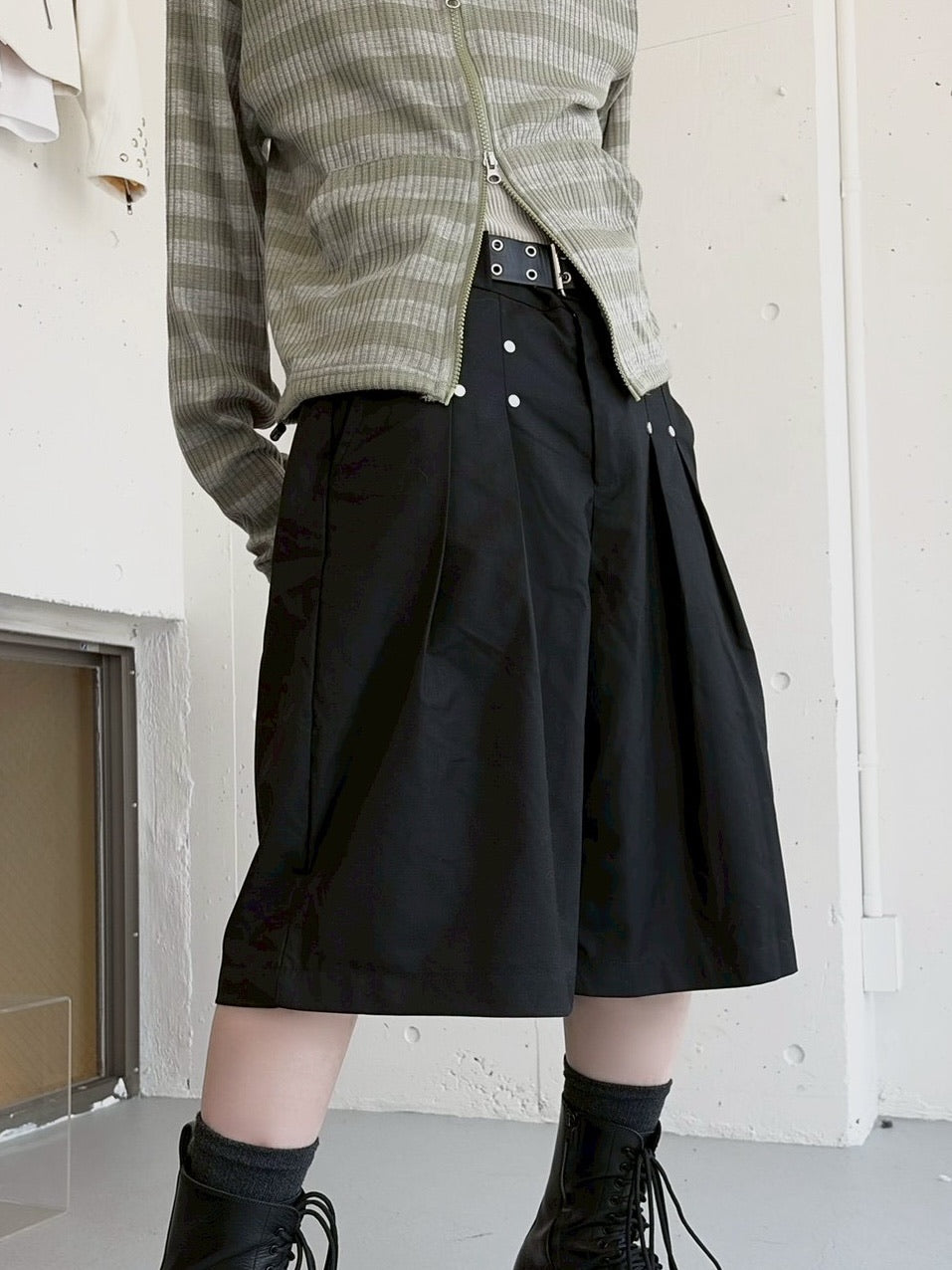 国際配送【LUV CODE】rivet bermuda pants (2color)