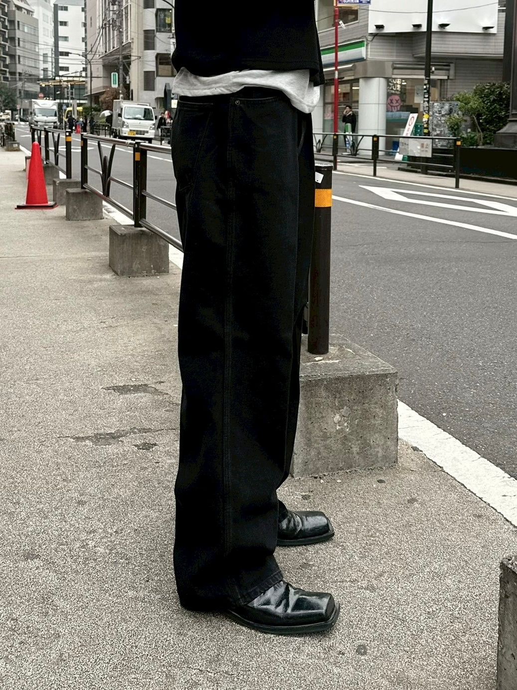 大阪店WEB限定受注制【Chikashitsu +】slim straight denim pants