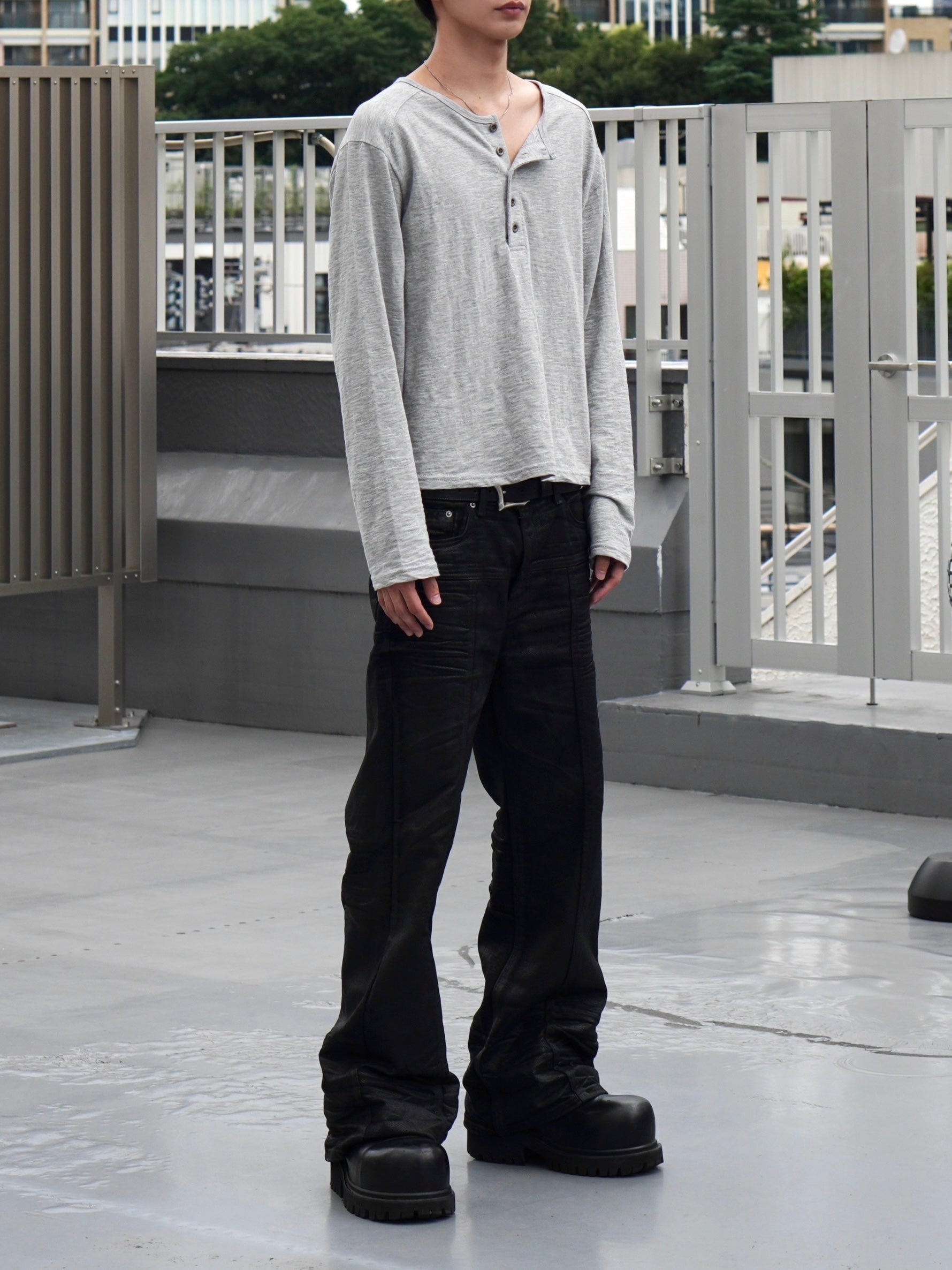 【CHIKASHITSU PLUS HIGH】Steel button henley neck tee (3color)
