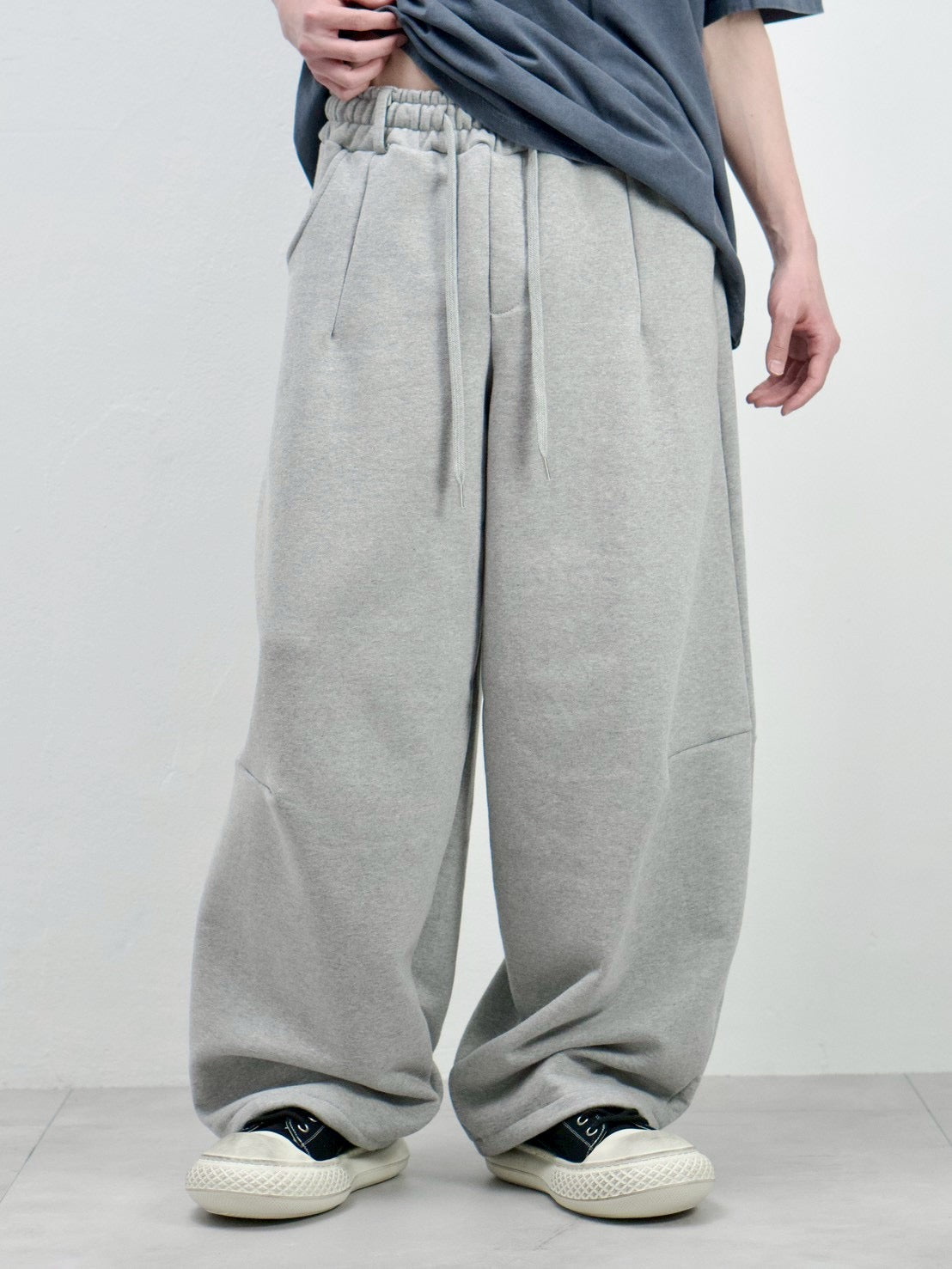 Chikashitsu +】curved balloon sweat pants (2color) – PRESSING WEB SHOP