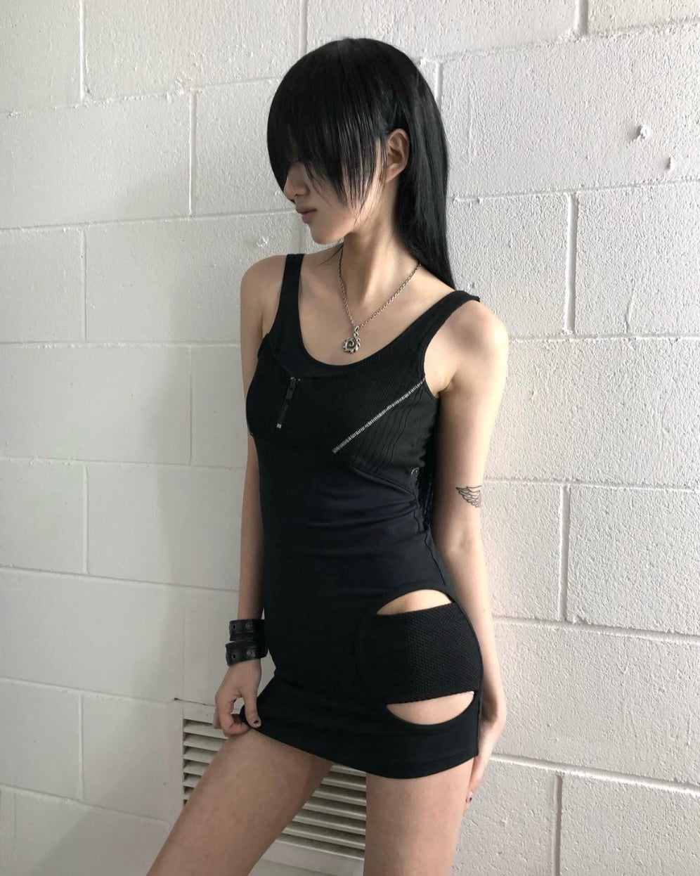 【bonienkiye】Side-Cutout Mini Dress