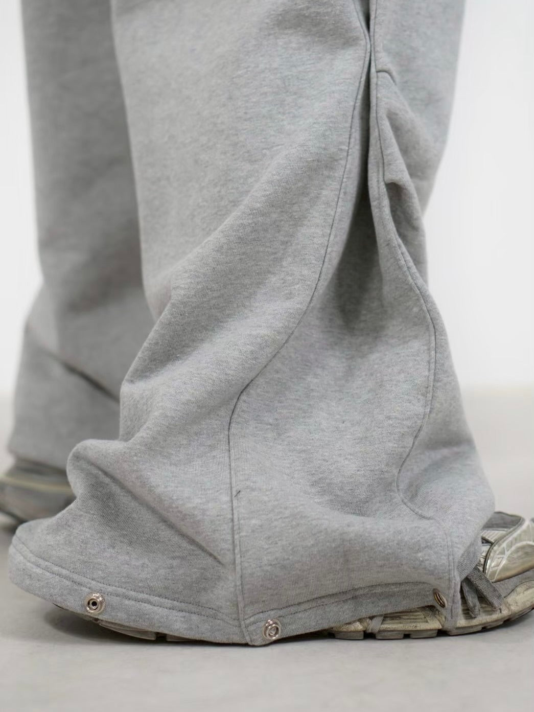 受注制【Chikashitsu +】side snap button sweat pants (2color)