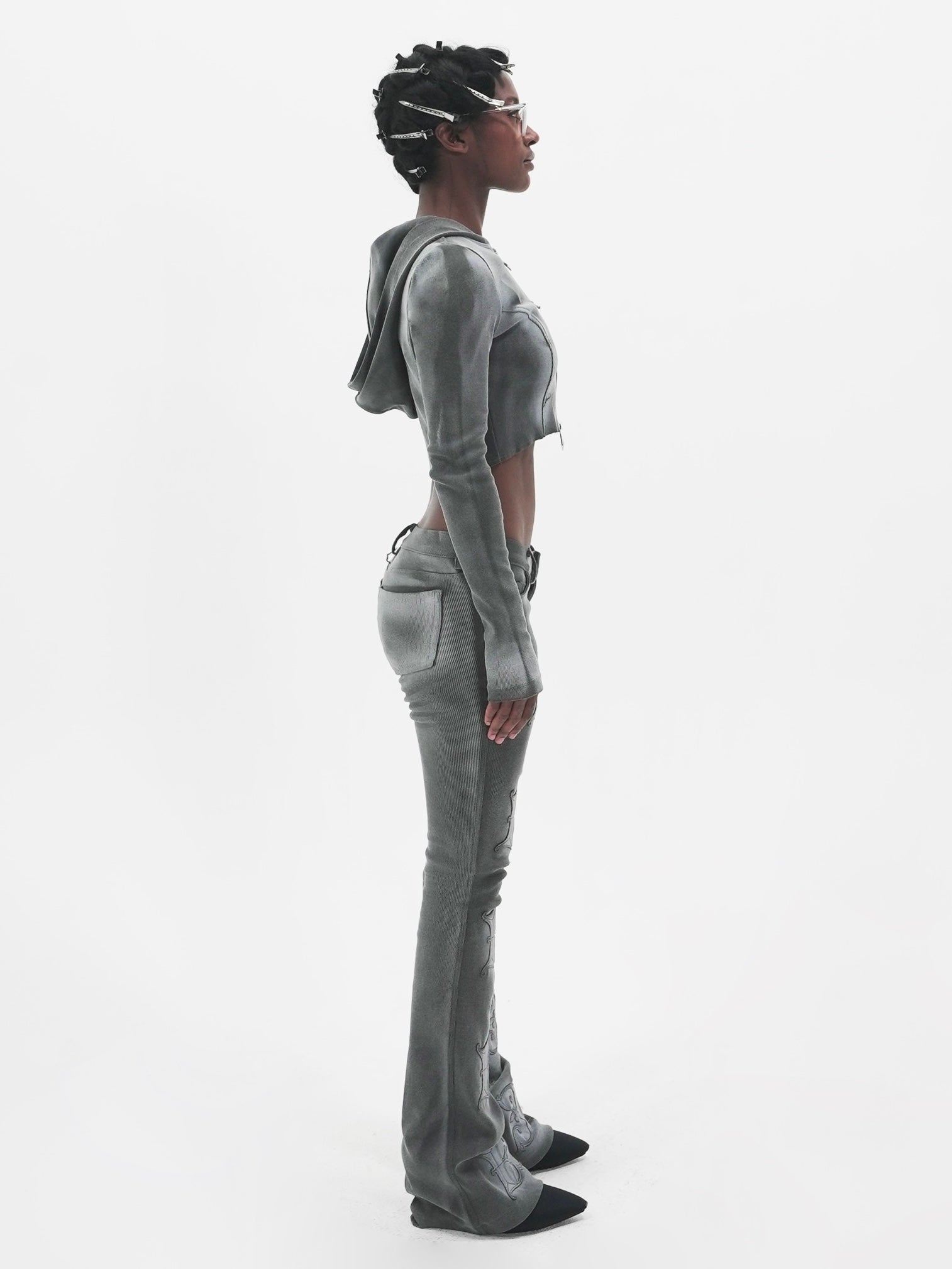 【E RIN AI E】PIERCED RUST CROP HOODIE ZIP UP