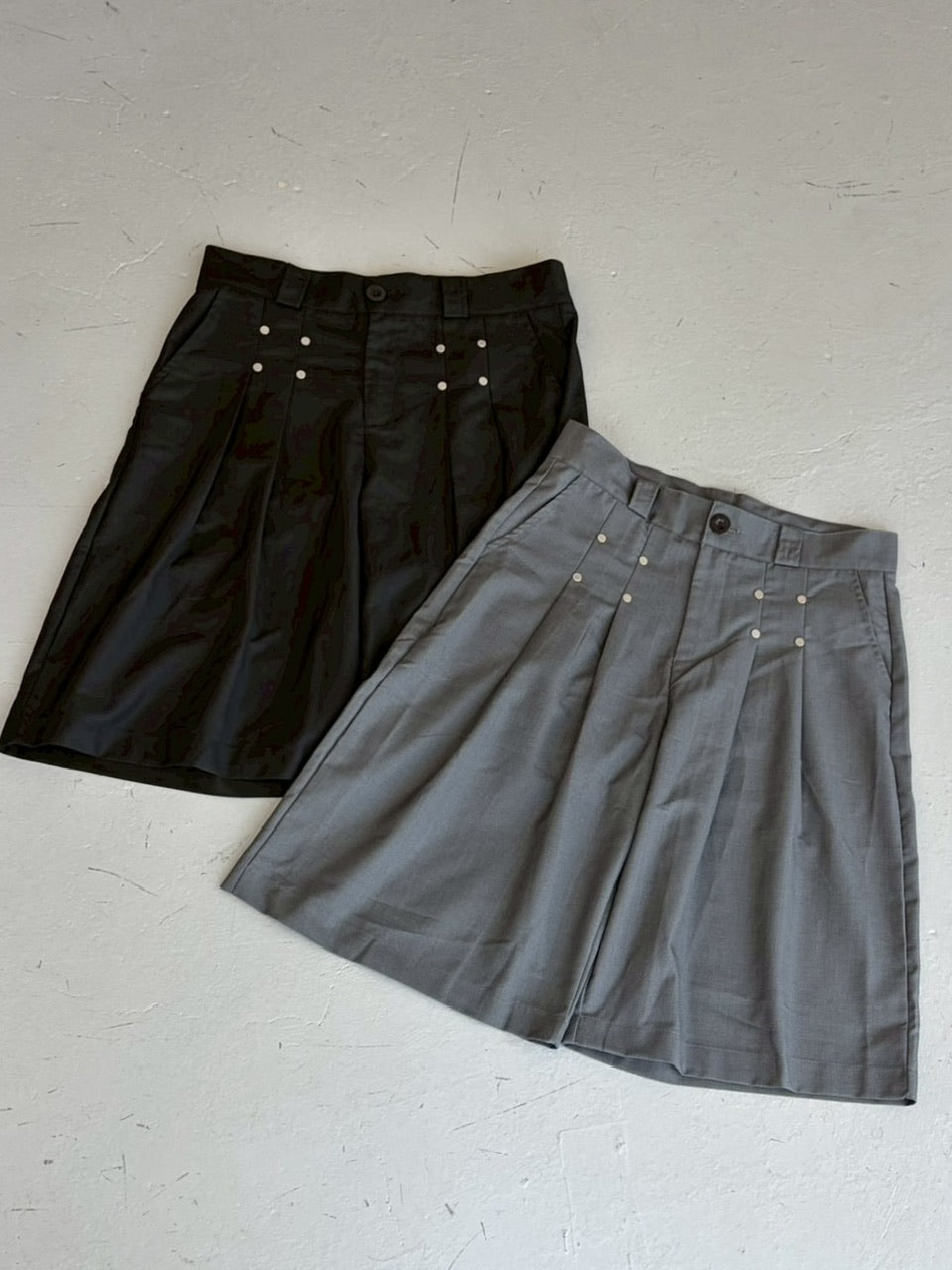 国際配送【LUV CODE】rivet bermuda pants (2color)