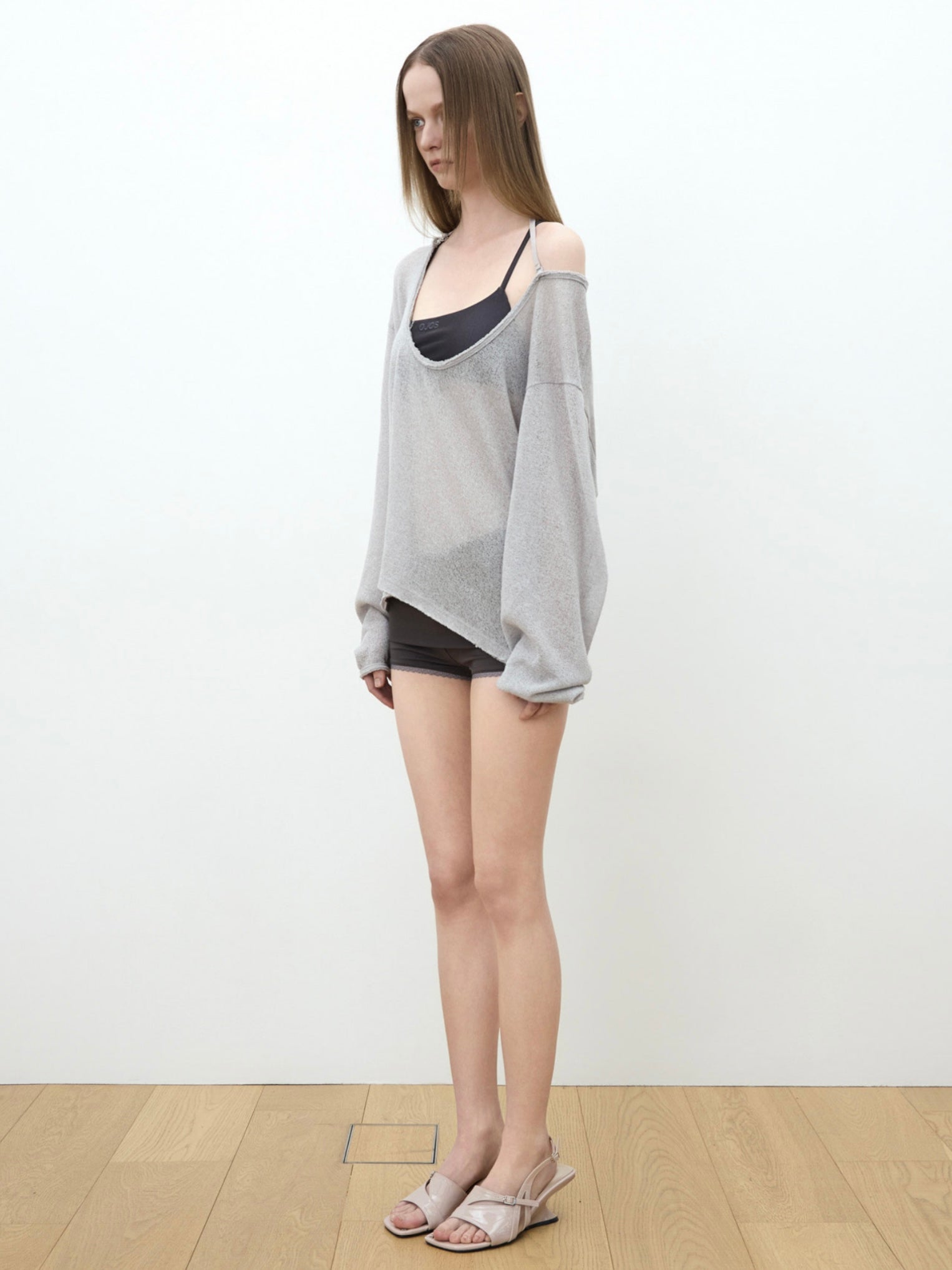 【OJOS】Raw Cut U-Neck Knit Top
