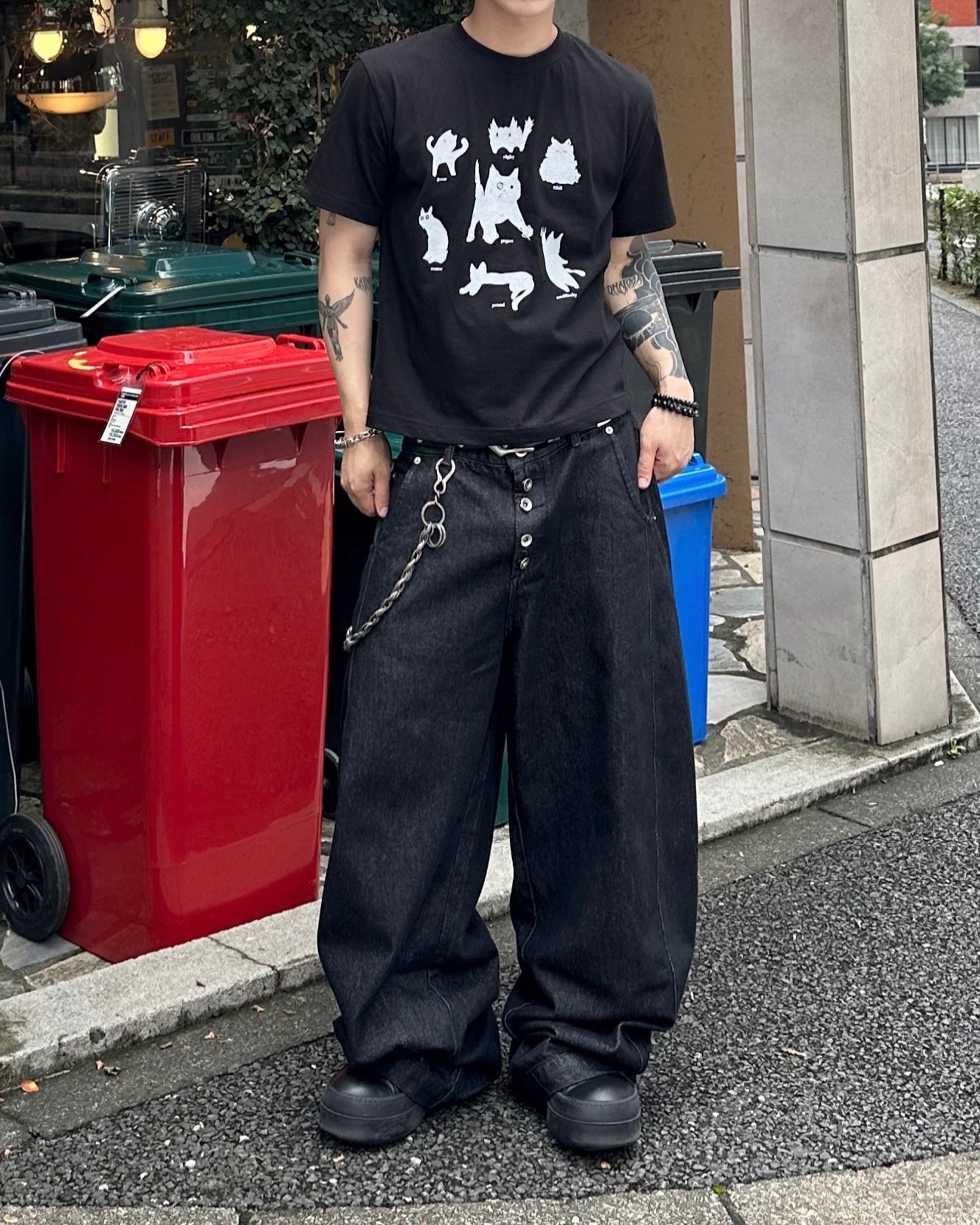大阪店WEB限定受注制【Chikashitsu +】cat mood graphic t-shirt (2color)