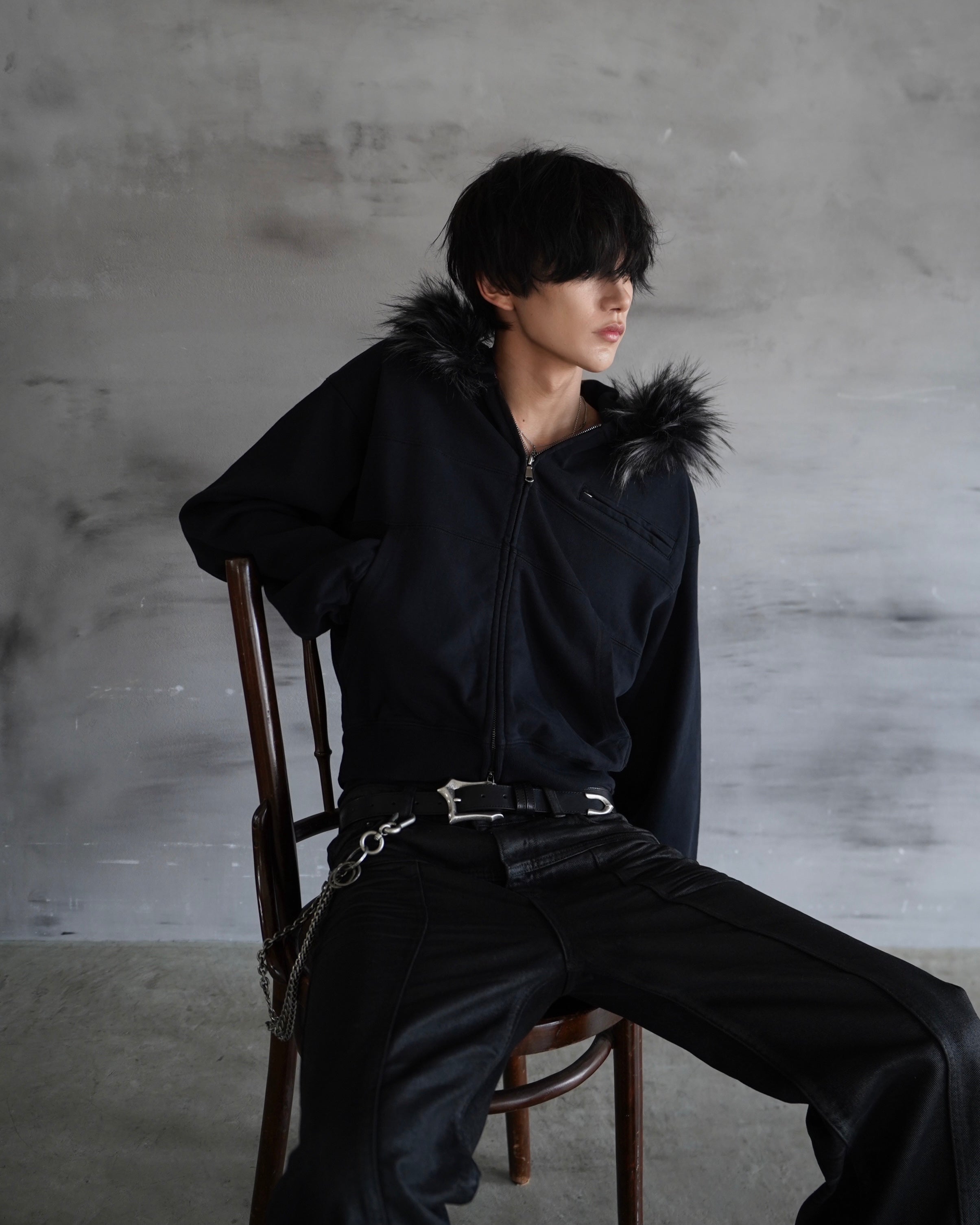 【CHIKASHITSU PLUS HIGH】Volume fur cropped zip hoodie