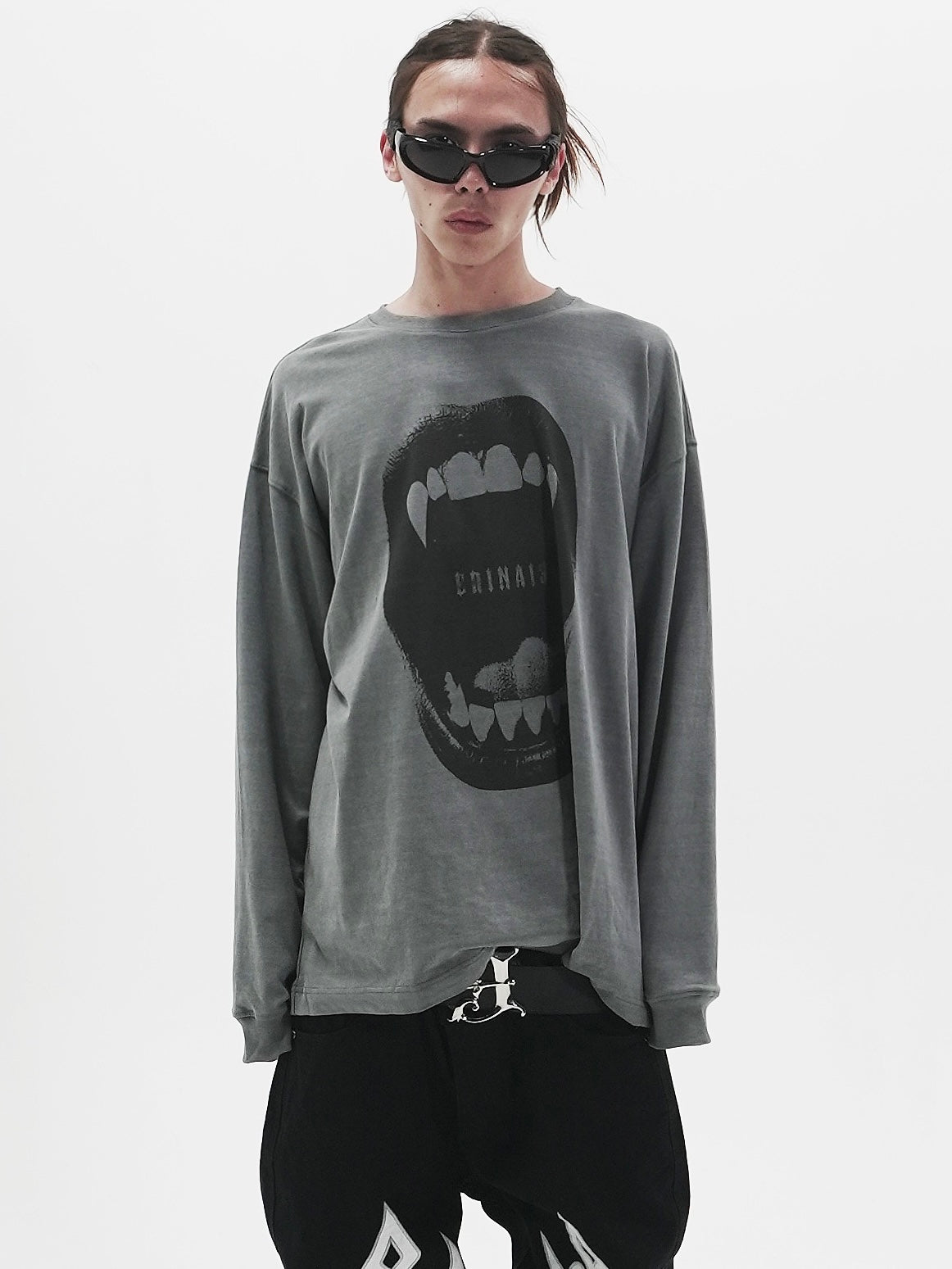 【E RIN AI E】VAMP BITE LONG SLEEVE T