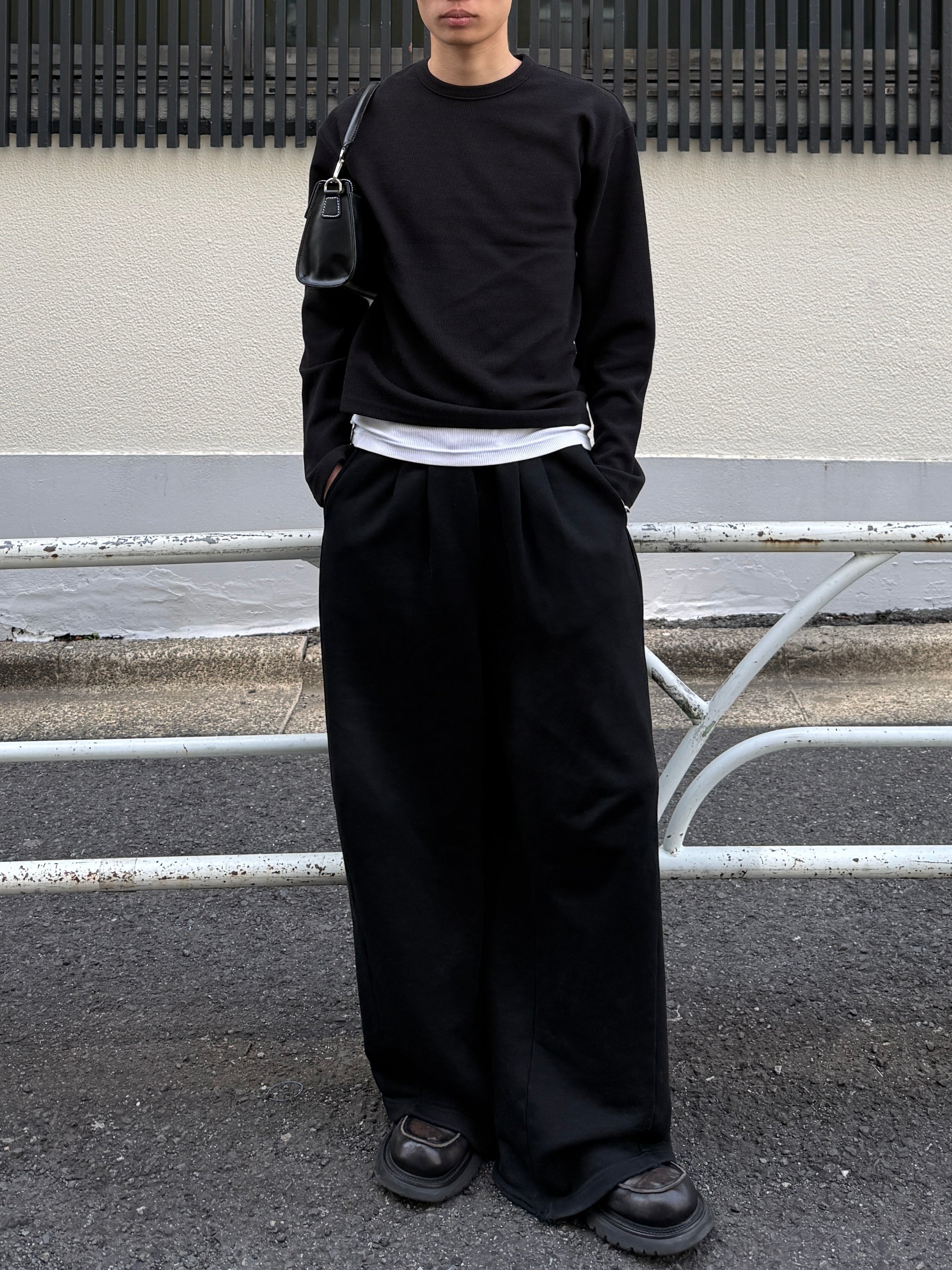 東京店WEB限定受注制【Chikashitsu +】cropped rib knit tee (2color)