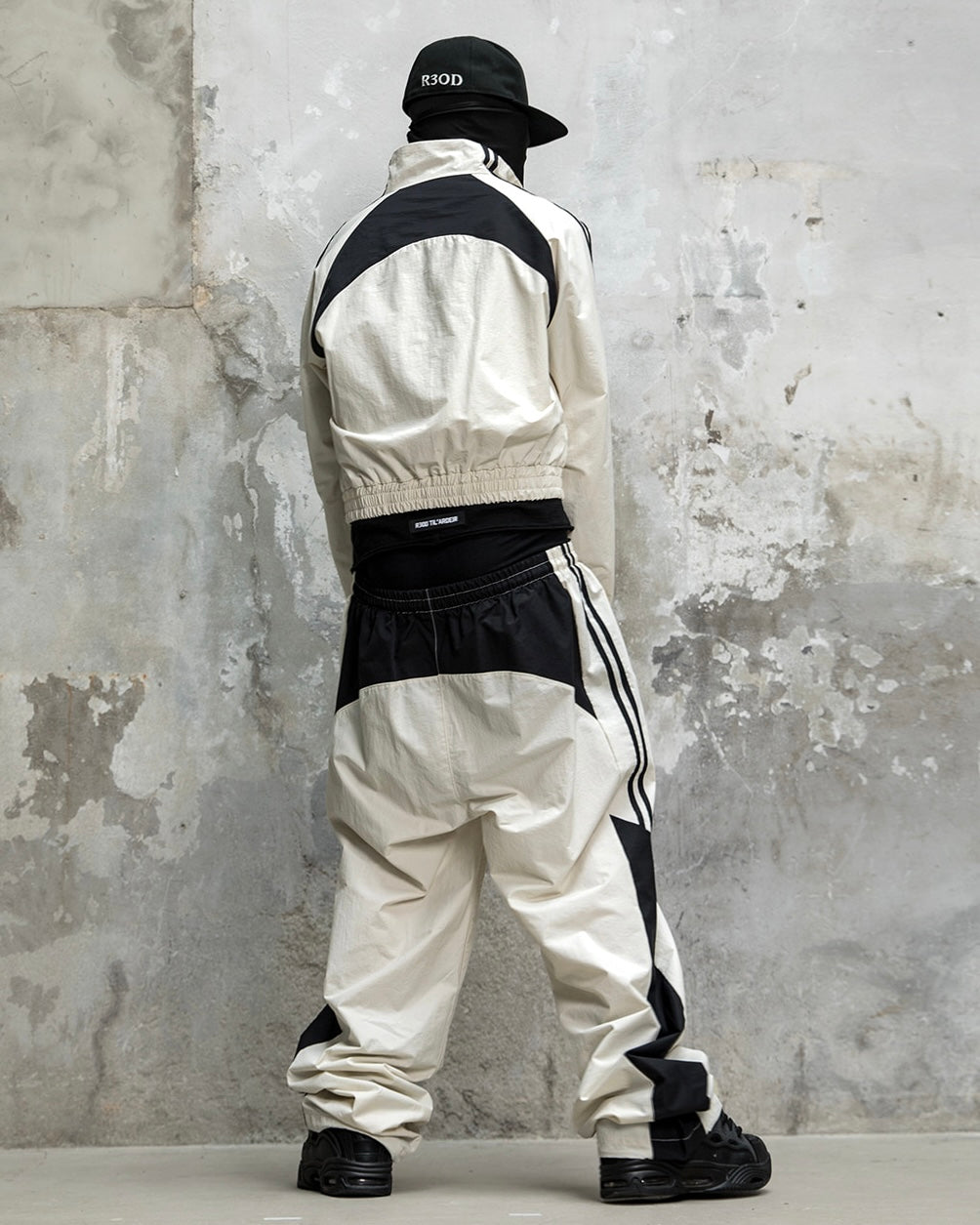 【roaringrad】26 Panel Track Pants