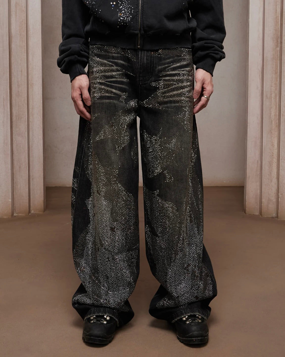 【DND4DES】Rhinestone Dirty Wash Denim Pants