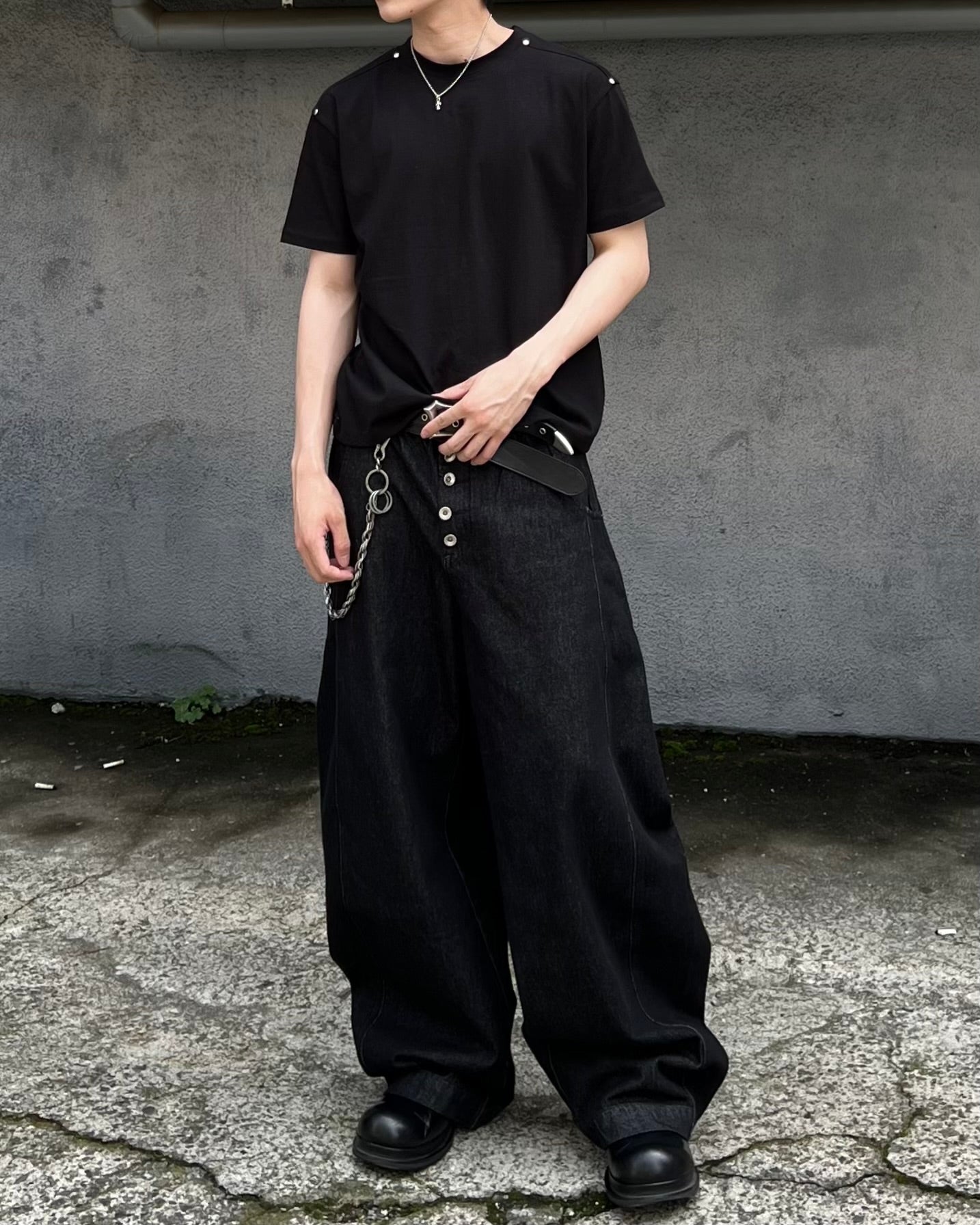 大阪店WEB限定受注制【Chikashitsu +】shoulder rivet t-shirt (3color)