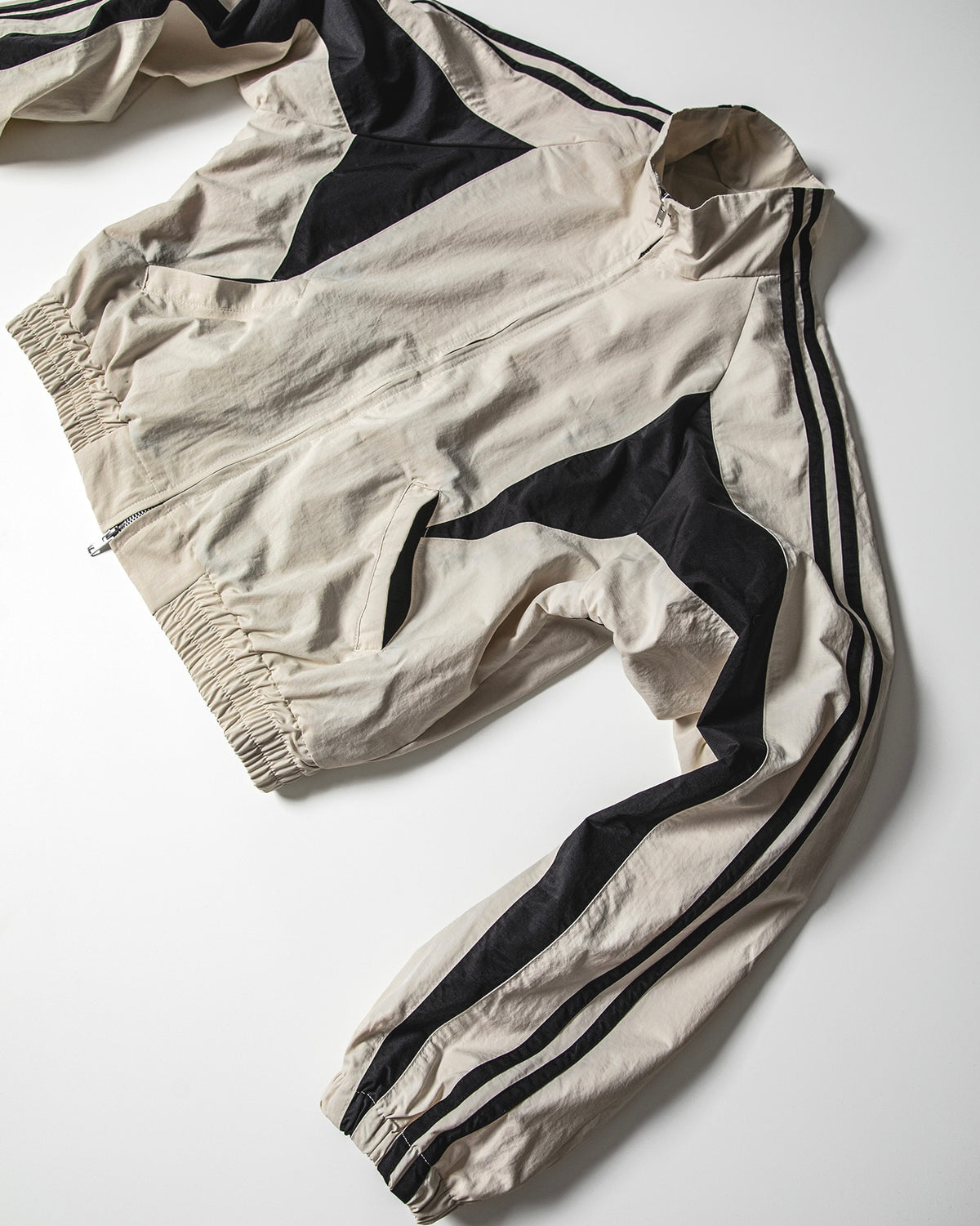 【roaringrad】26 Crop Track Jacket