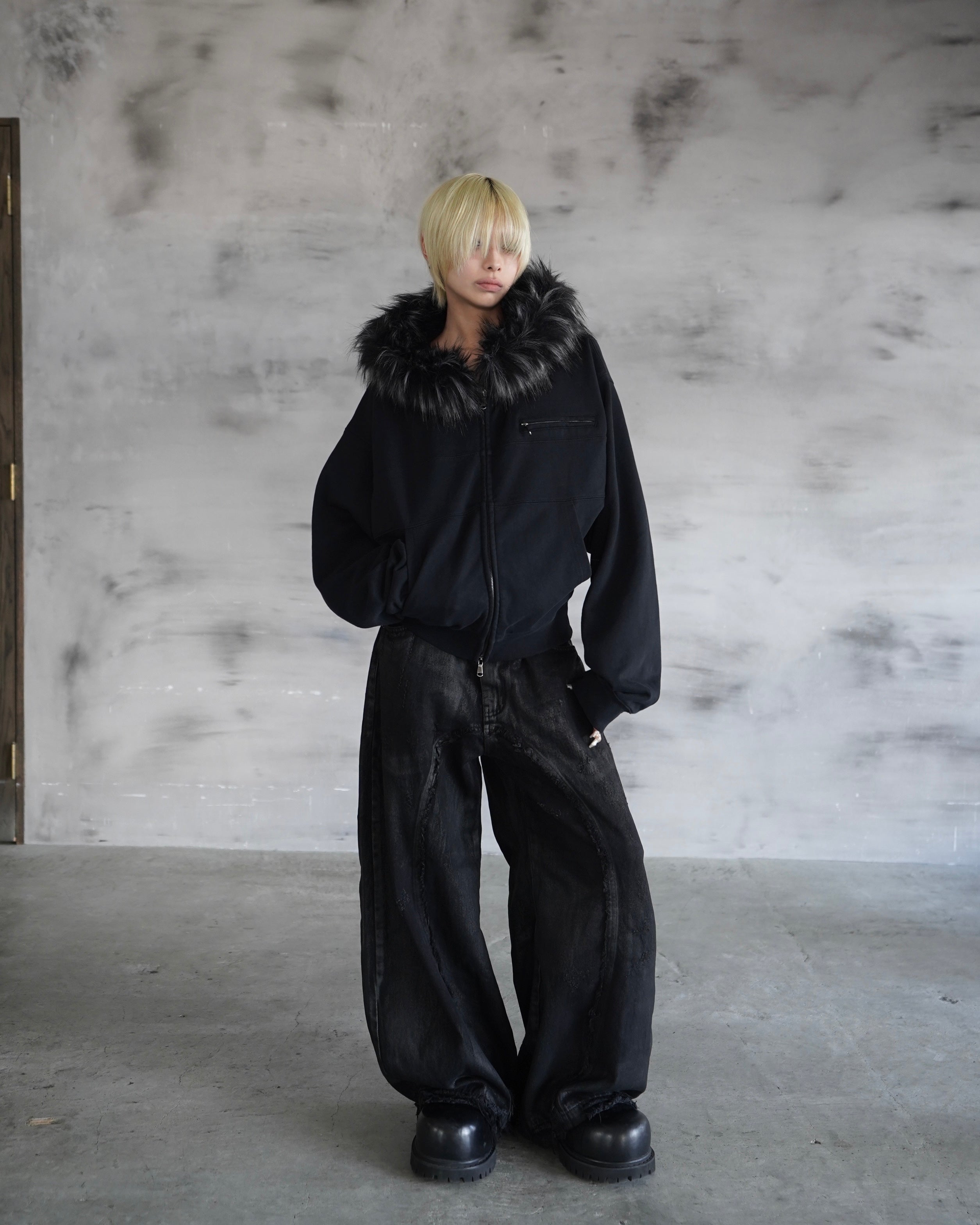 【CHIKASHITSU PLUS HIGH】Volume fur cropped zip hoodie