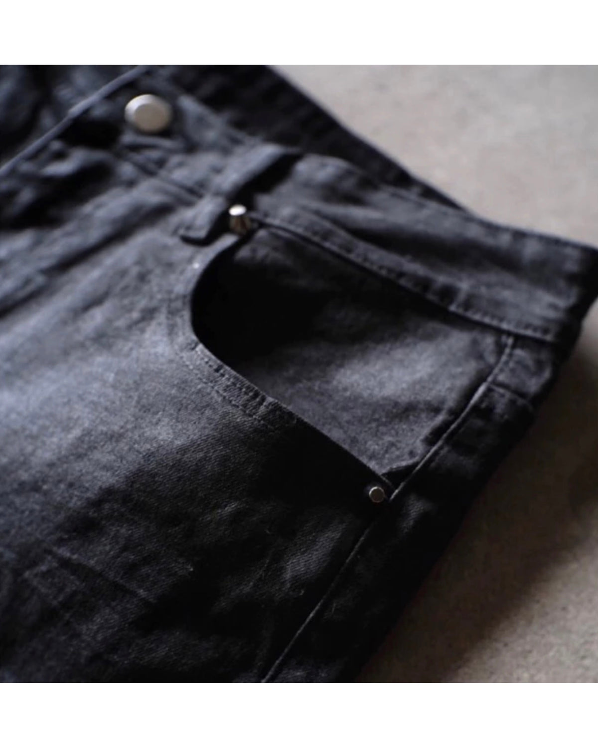 【LOWKEY CLUB】FLARED COATED JEANS