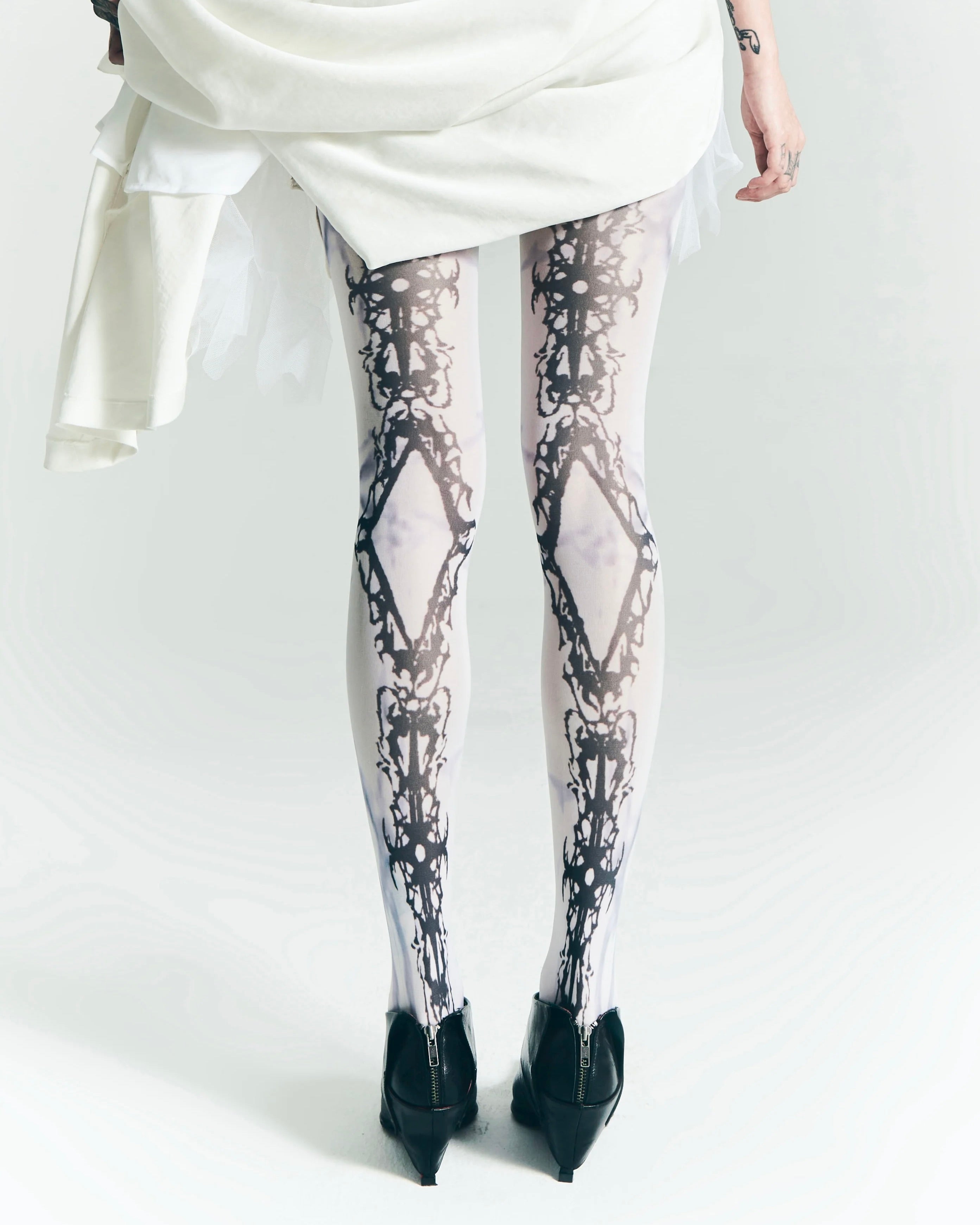 【IIIMIII】Cathedral Lace Tights