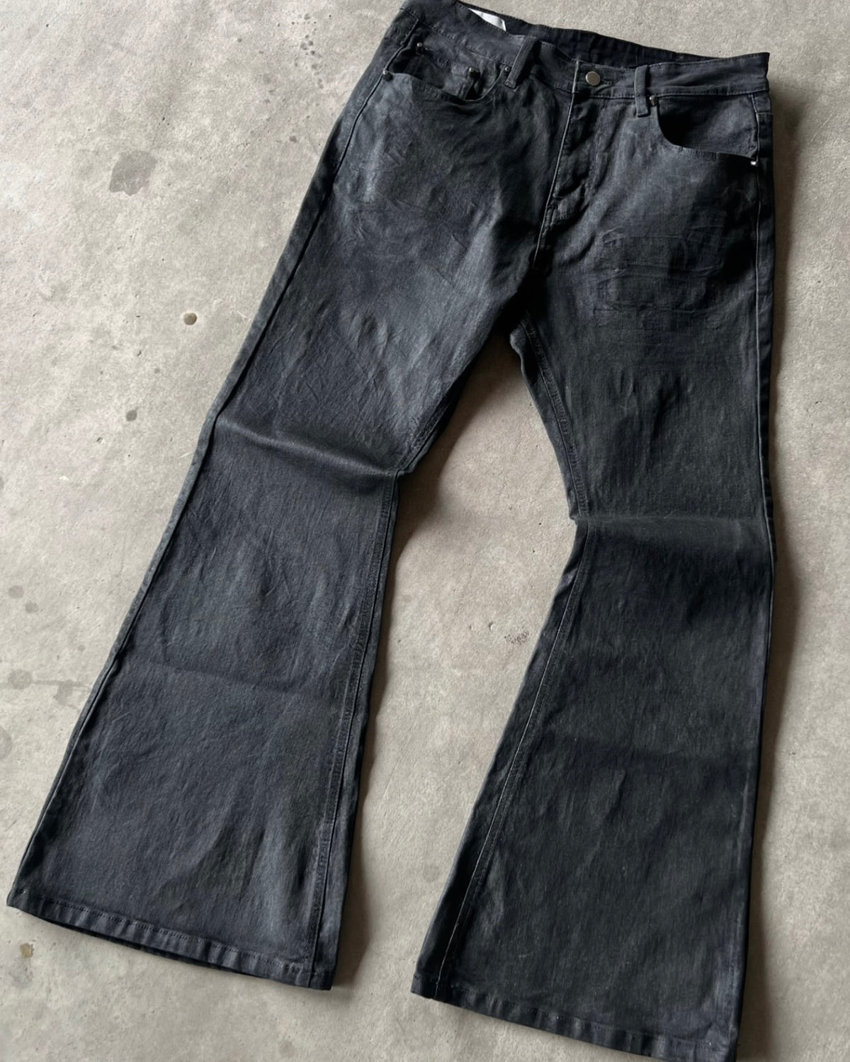 【LOWKEY CLUB】FLARED COATED JEANS