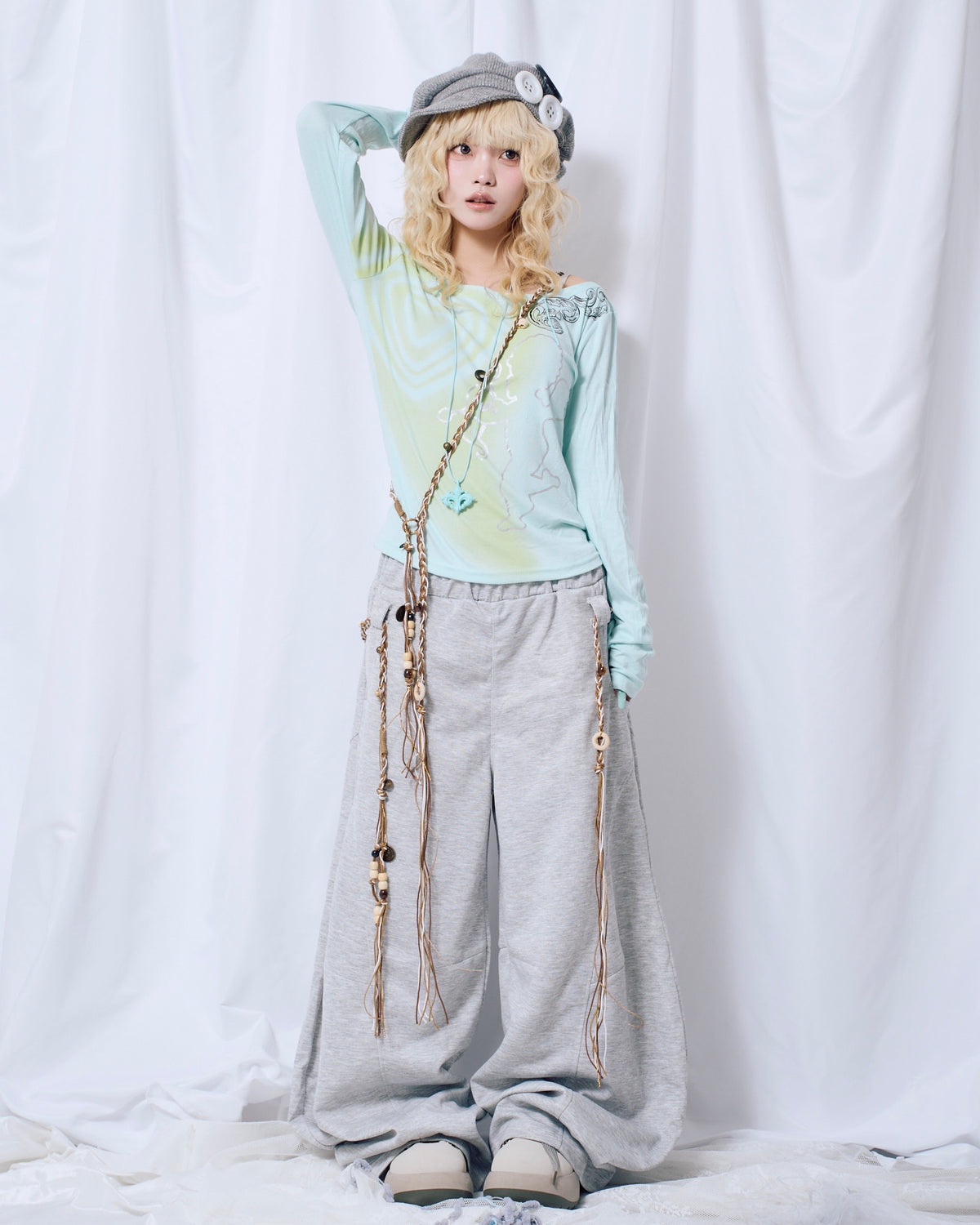 9/18 20:00 発売
国際配送【Nerd out XU】Off Shoulder Angel Print Long Sleeve Tee