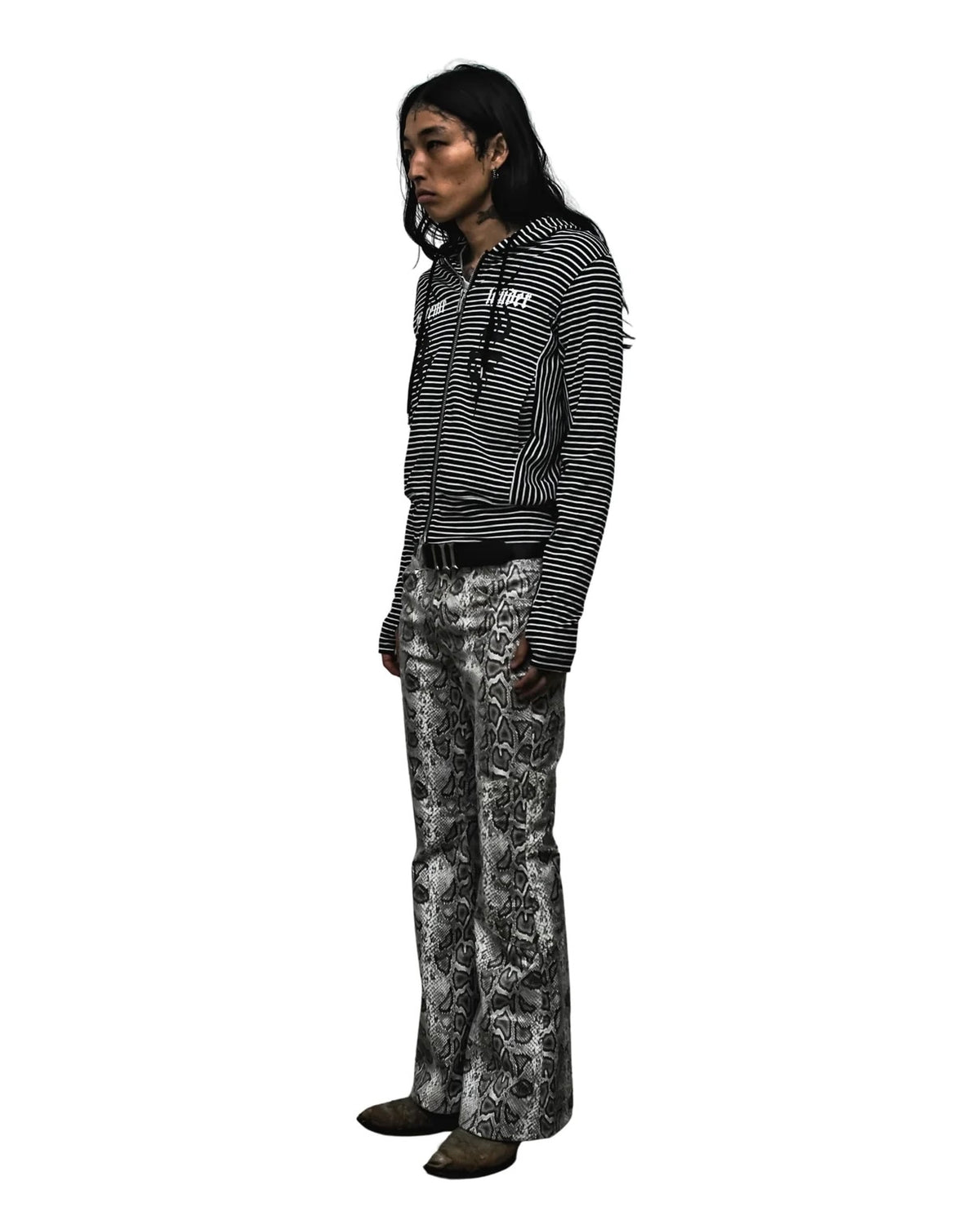 【TYPE SHADE】TYPE GRAPHIC BOARDER HOODIE