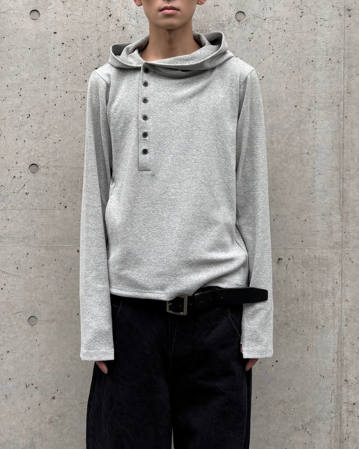【Lee fi Ne】 Offset Hooded Henley Top